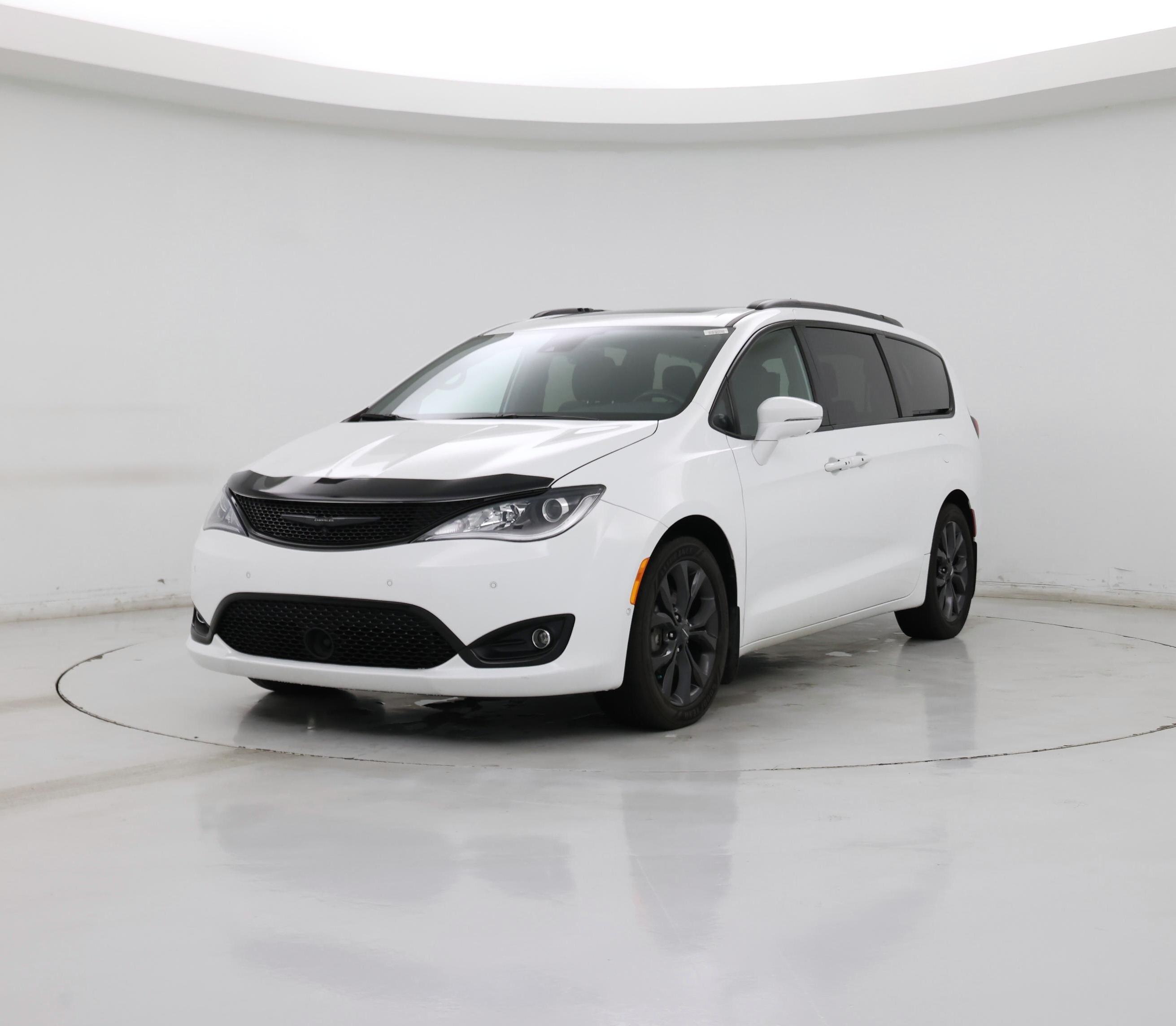 Thumbnail: 2019 Chrysler Pacifica - 4