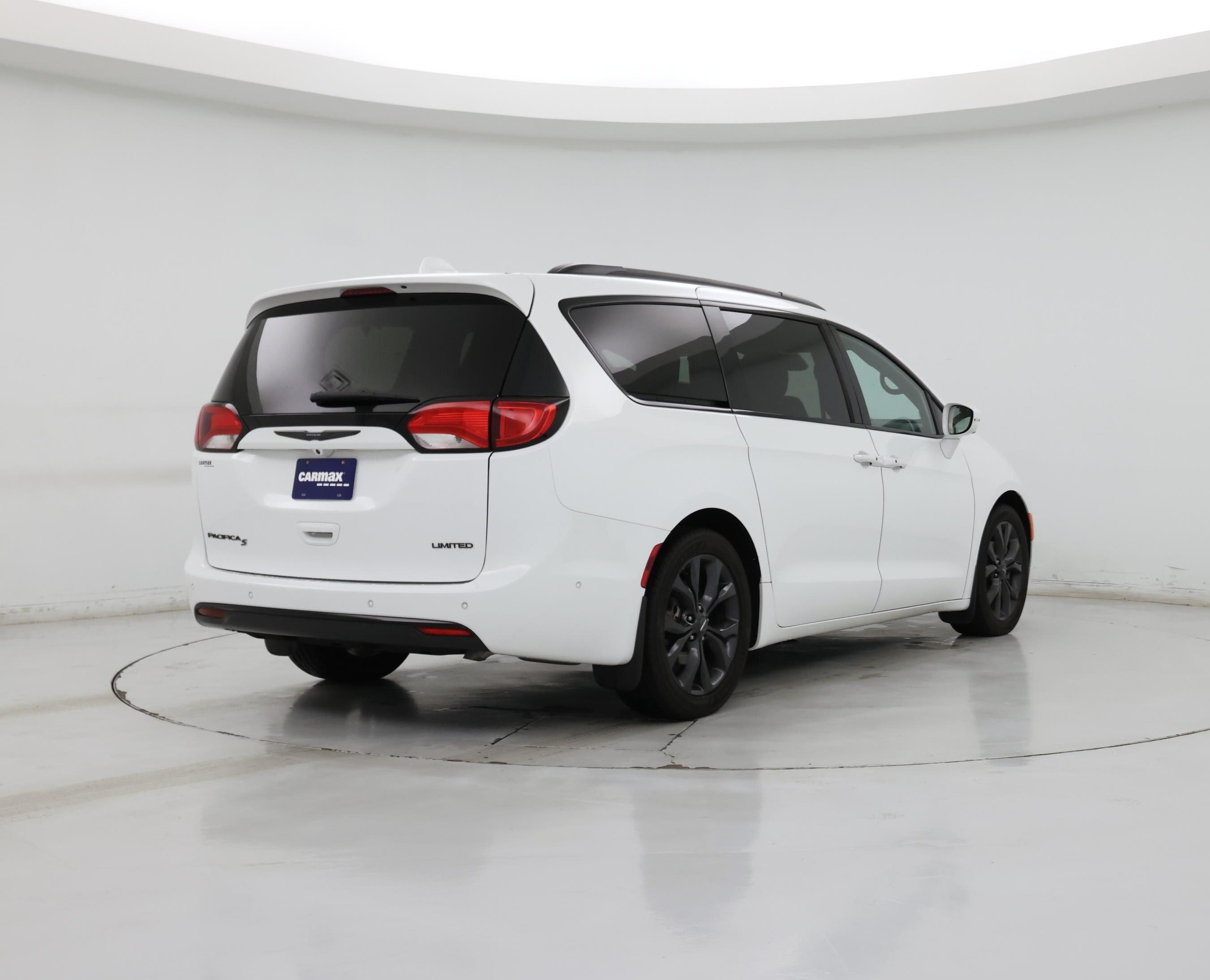 Thumbnail: 2019 Chrysler Pacifica - 8