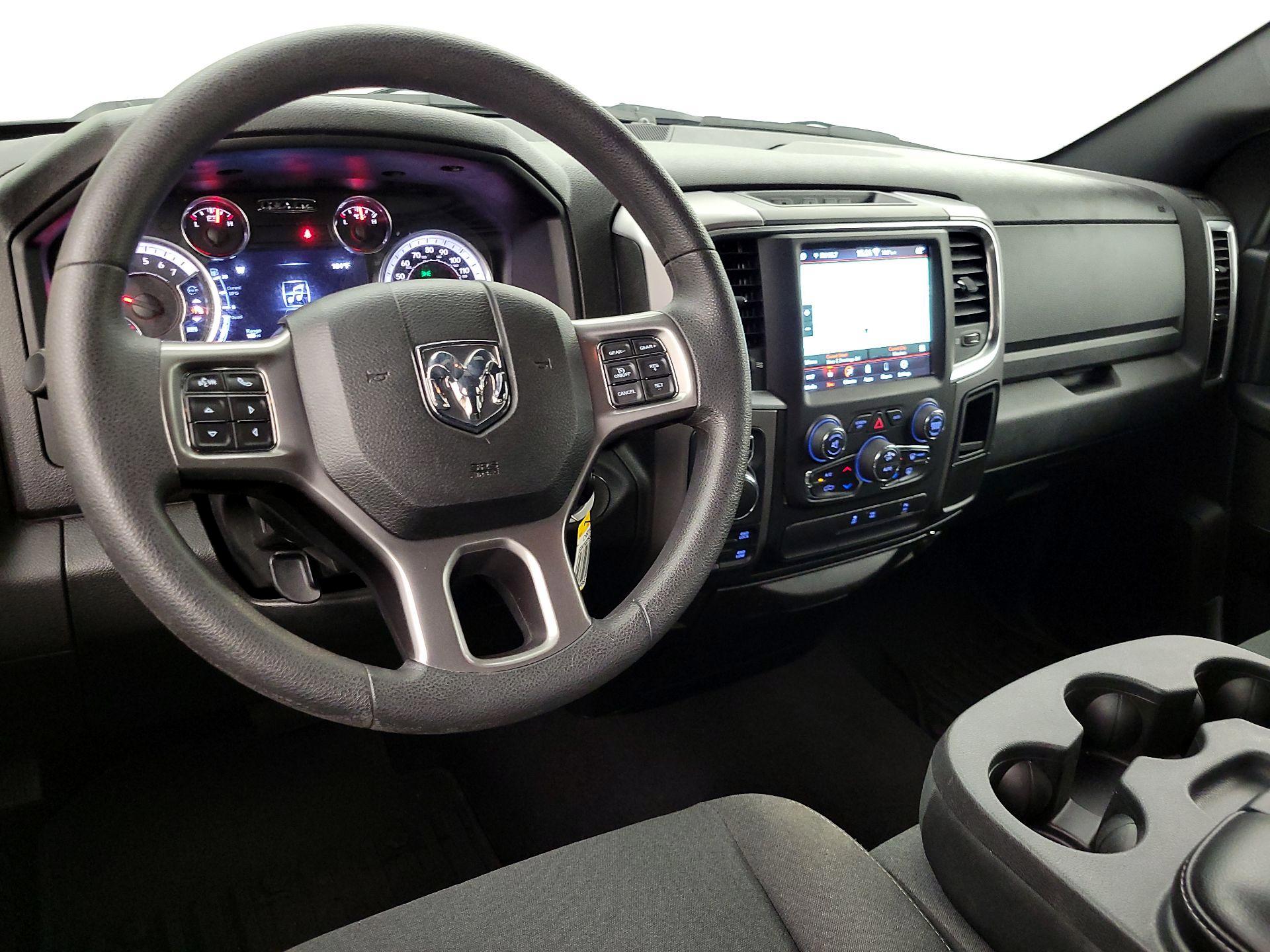 Thumbnail: 2021 RAM 1500 Classic - 9