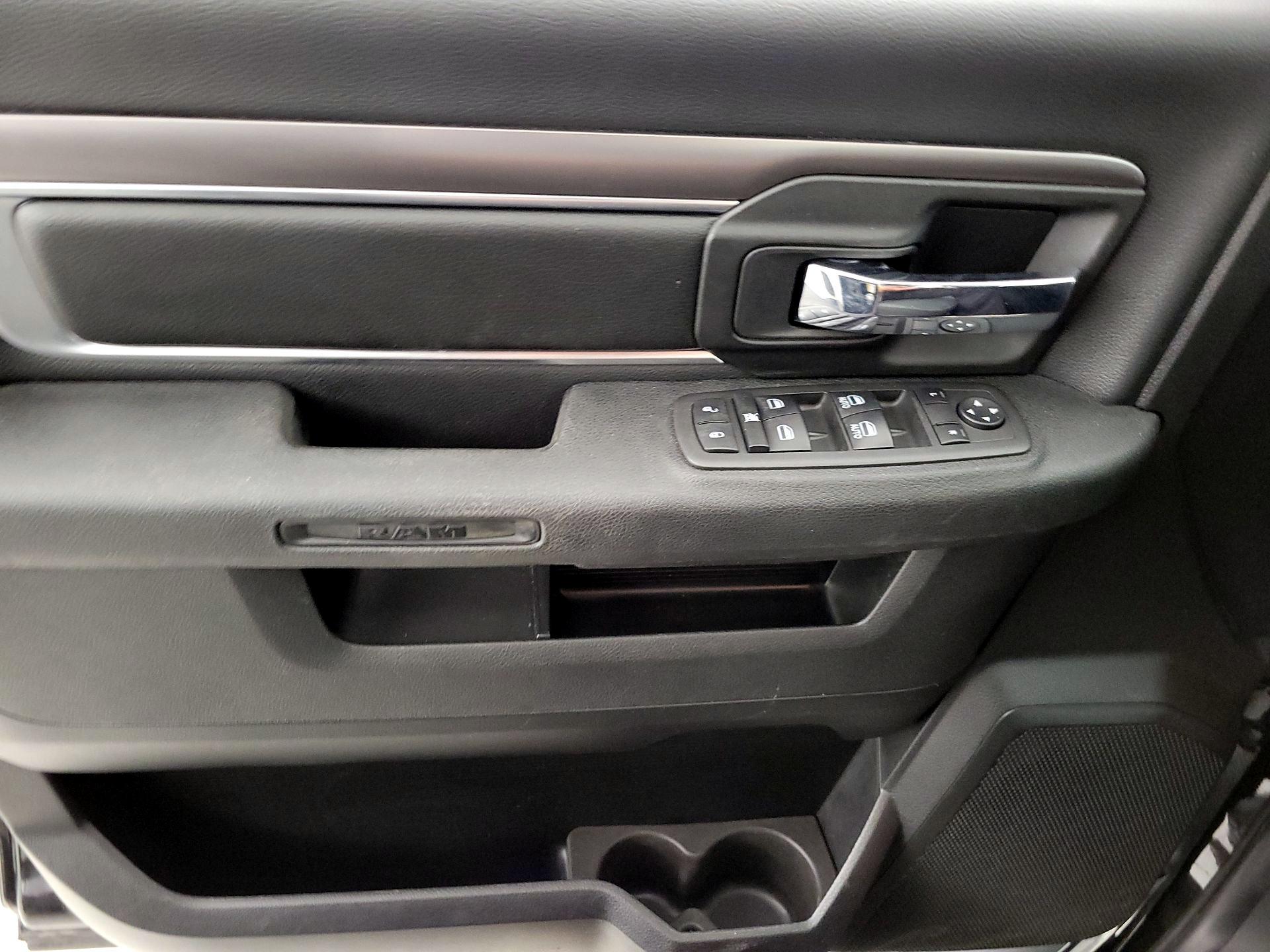 Thumbnail: 2021 RAM 1500 Classic - 12