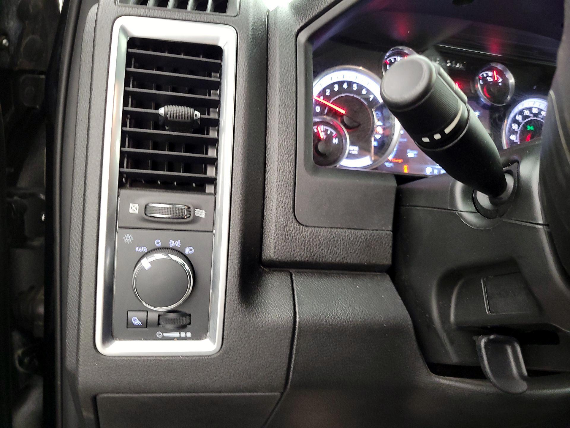 Thumbnail: 2021 RAM 1500 Classic - 13