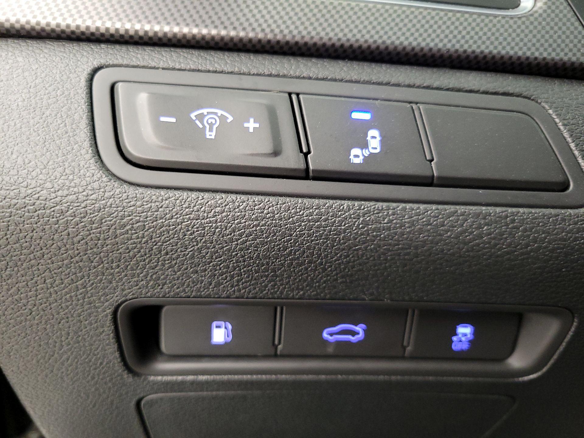 Thumbnail: 2016 Hyundai Sonata - 13