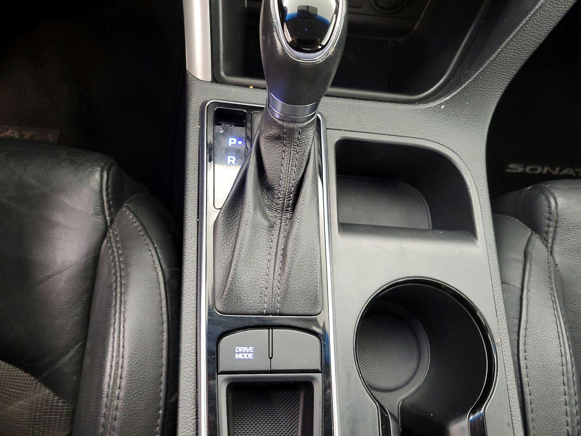 Thumbnail: 2016 Hyundai Sonata - 17