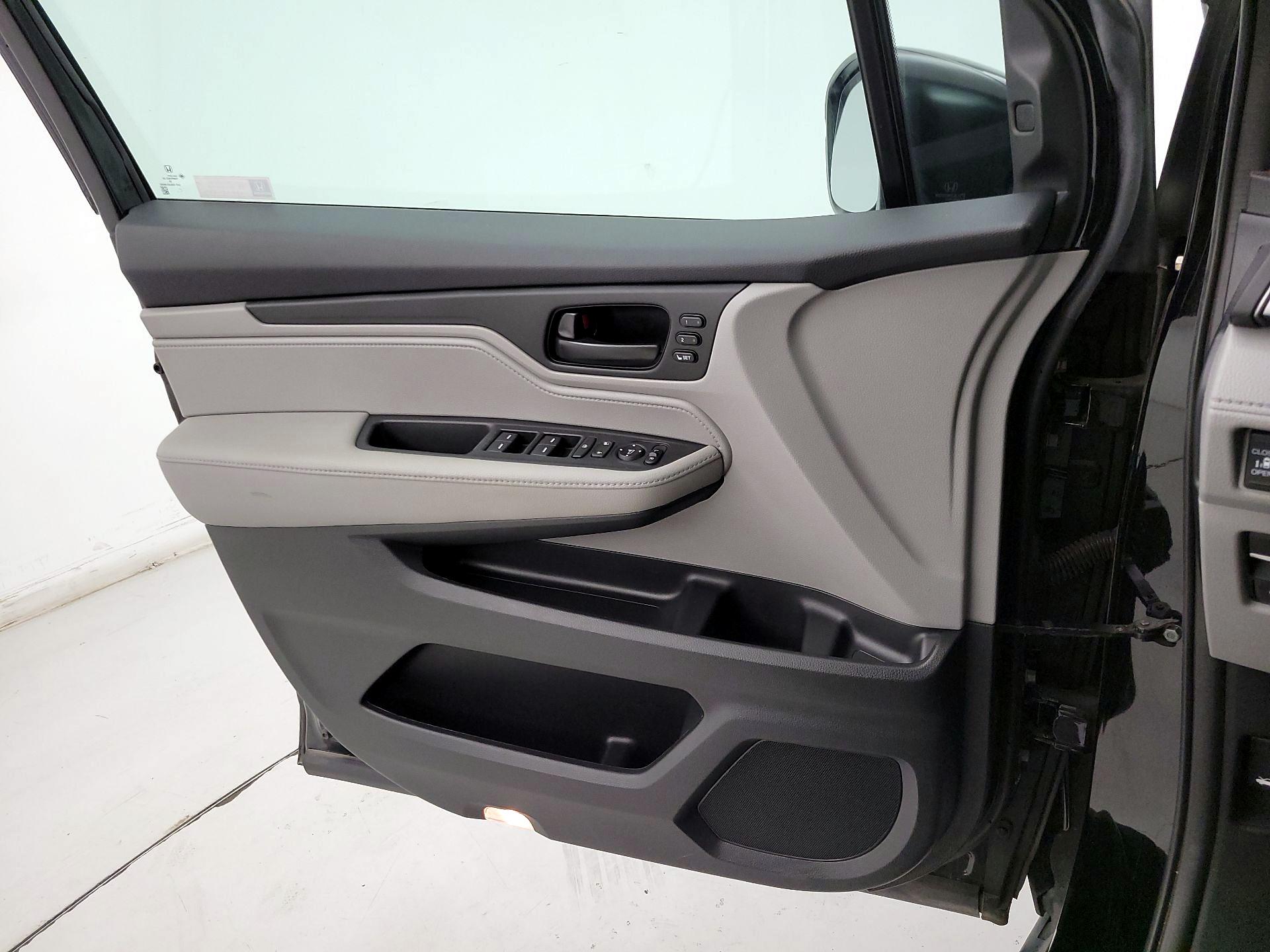 Thumbnail: 2019 Honda Odyssey - 12