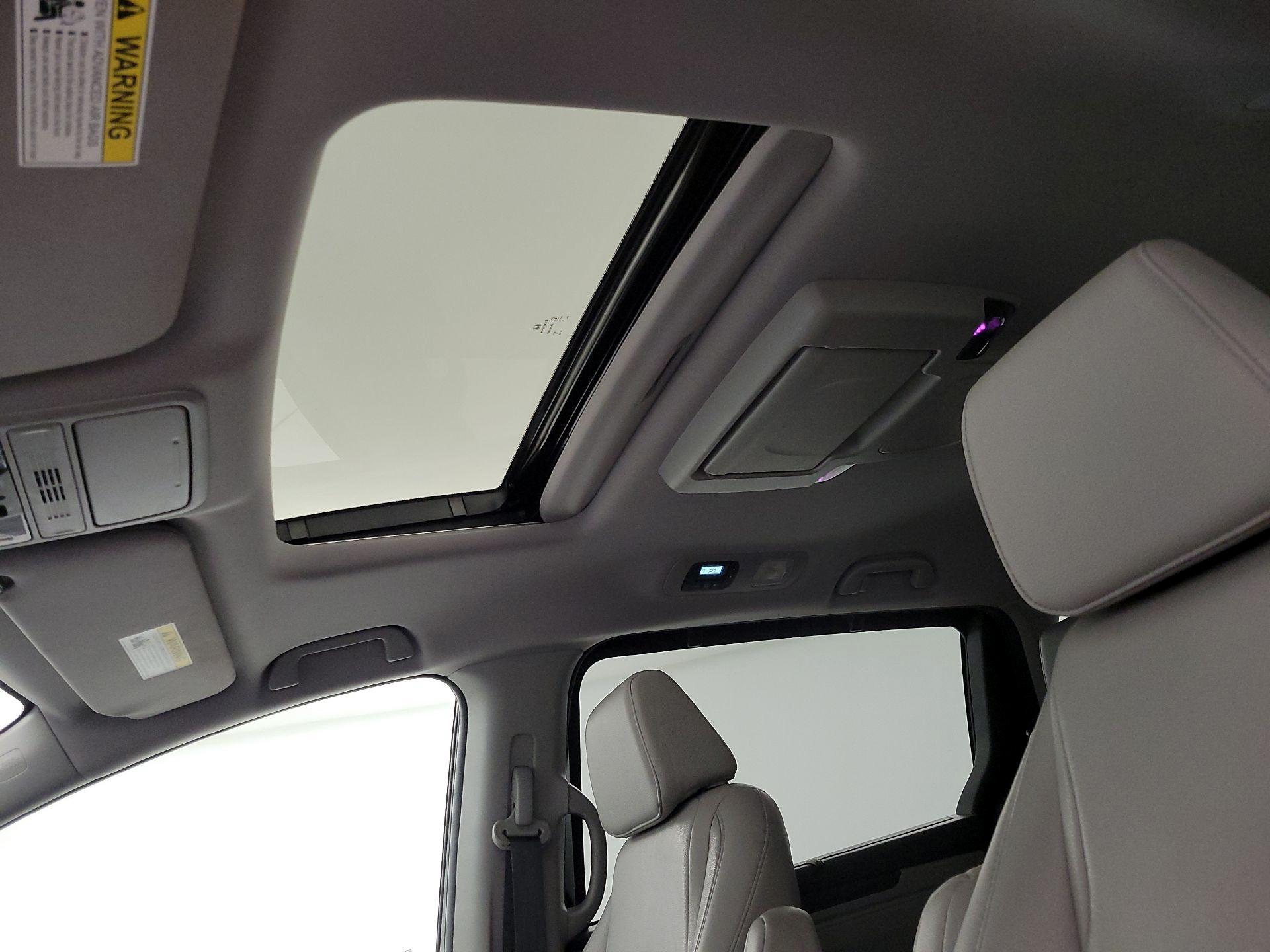 Thumbnail: 2019 Honda Odyssey - 19