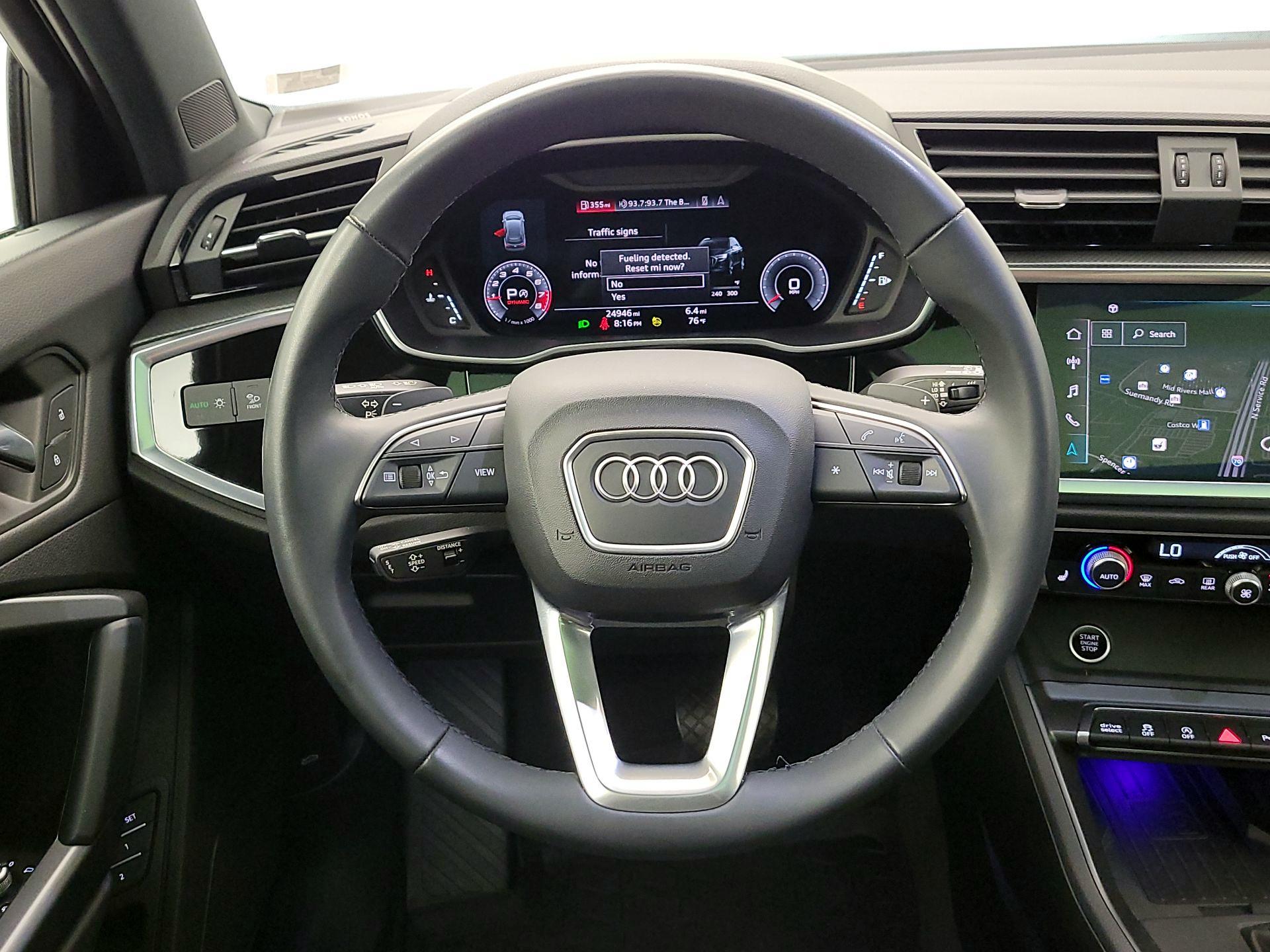 Thumbnail: 2023 Audi Q3 - 10