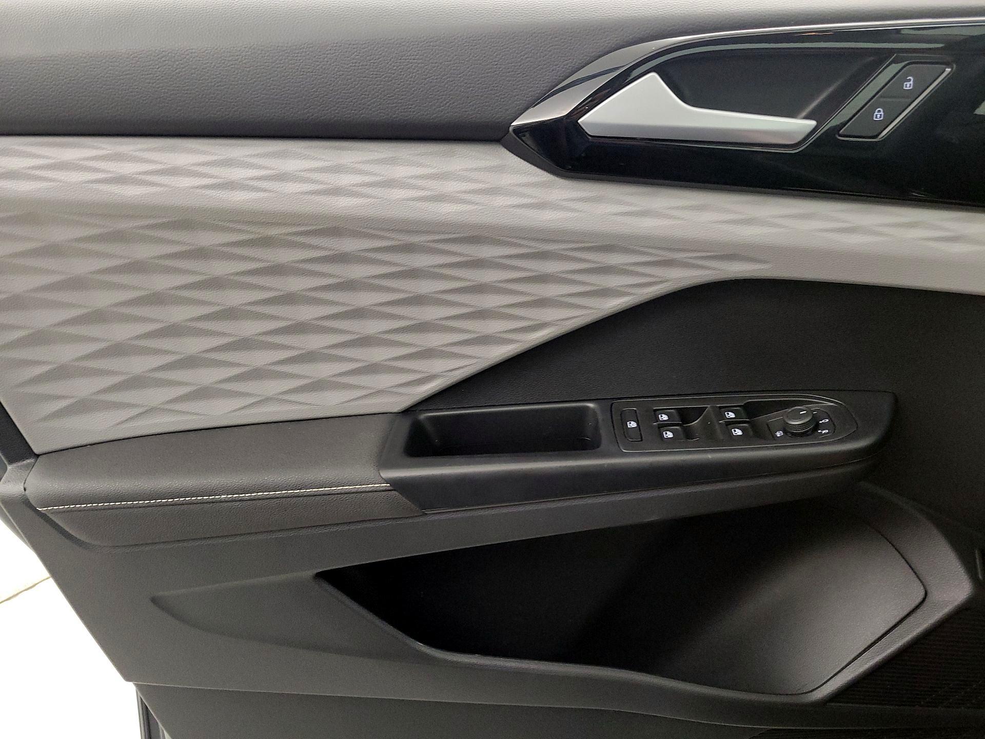 Thumbnail: 2024 Volkswagen Taos - 12