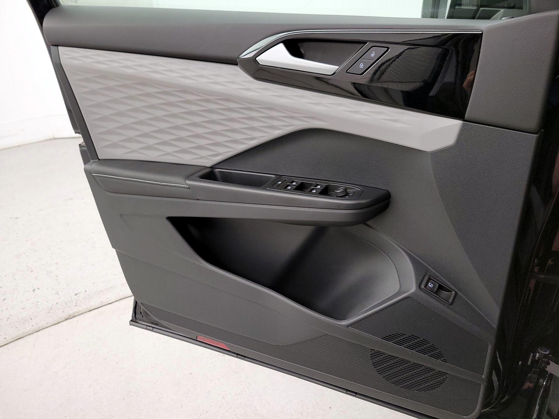 Thumbnail: 2024 Volkswagen Taos - 12