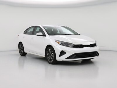 White 2023 Kia Forte LXS