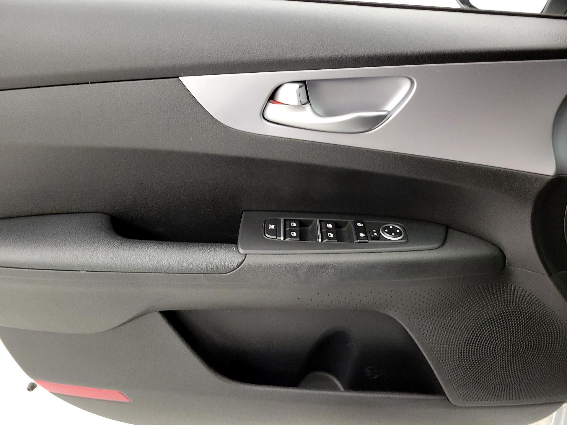 Thumbnail: 2023 Kia Forte - 12