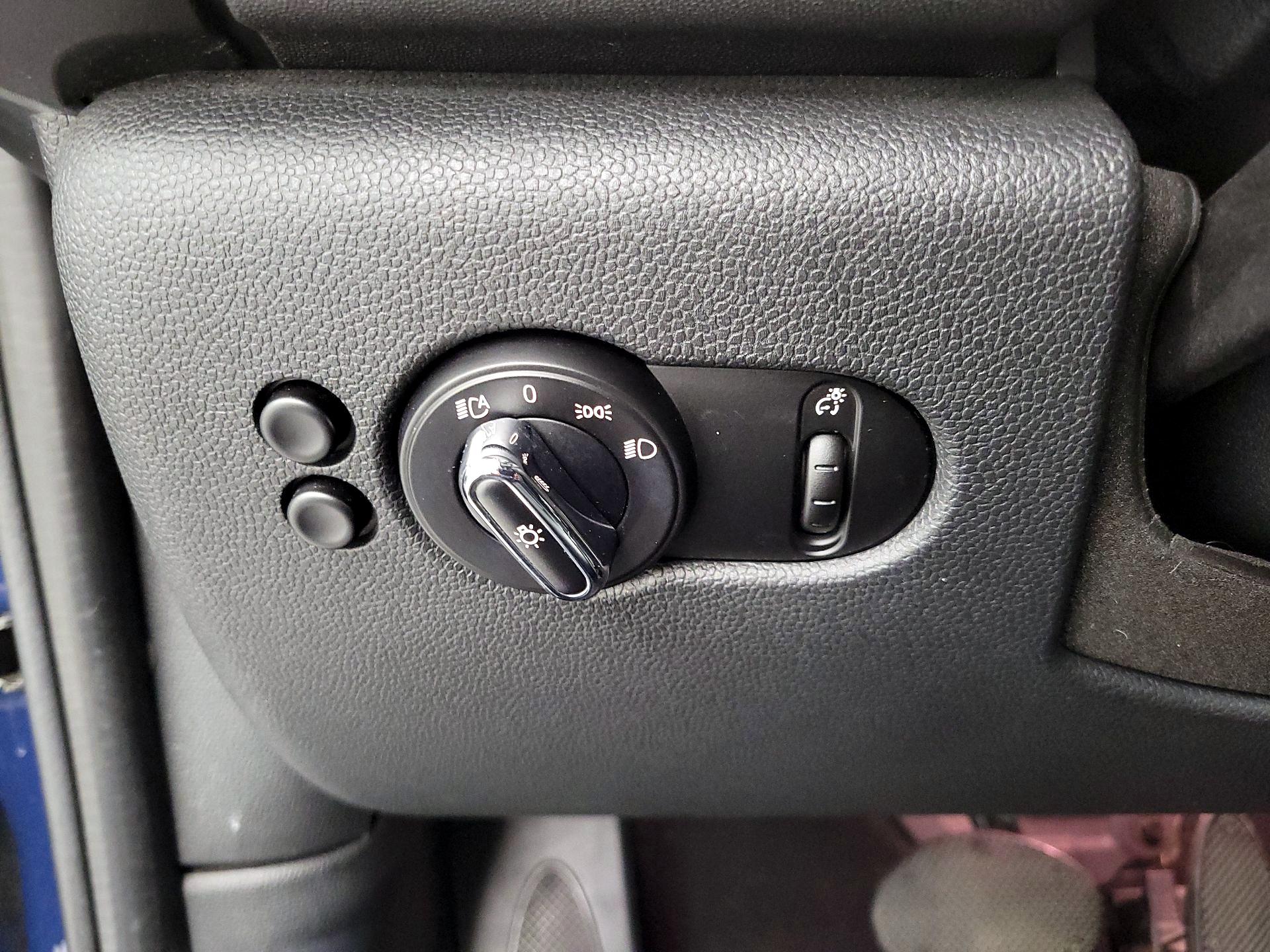 Thumbnail: 2014 MINI Cooper Hardtop - 13