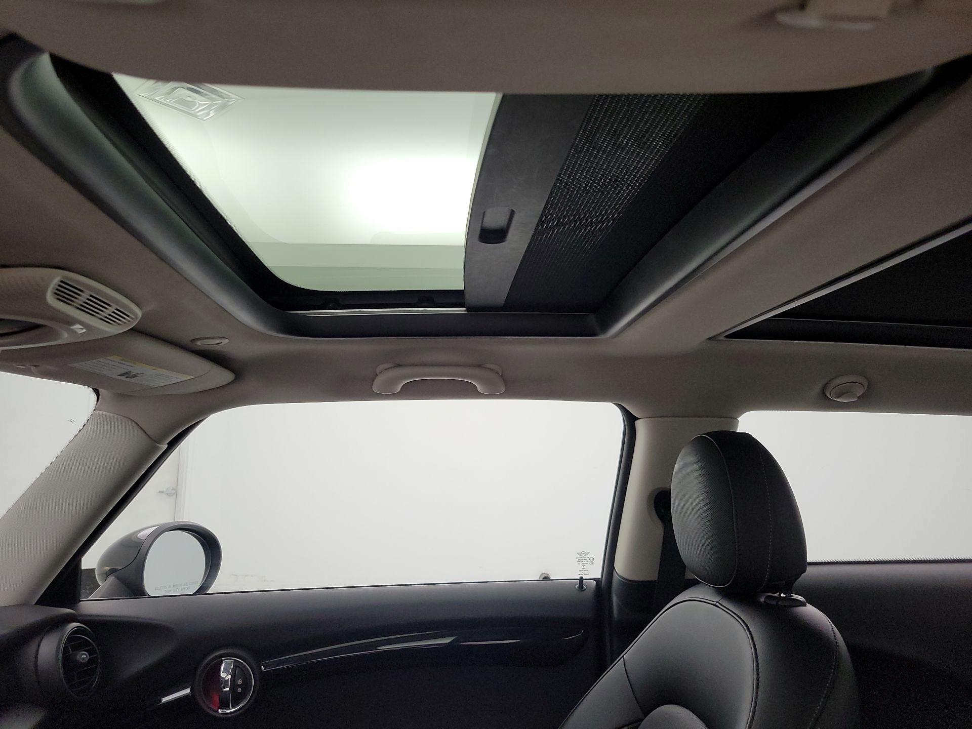 Thumbnail: 2014 MINI Cooper Hardtop - 18