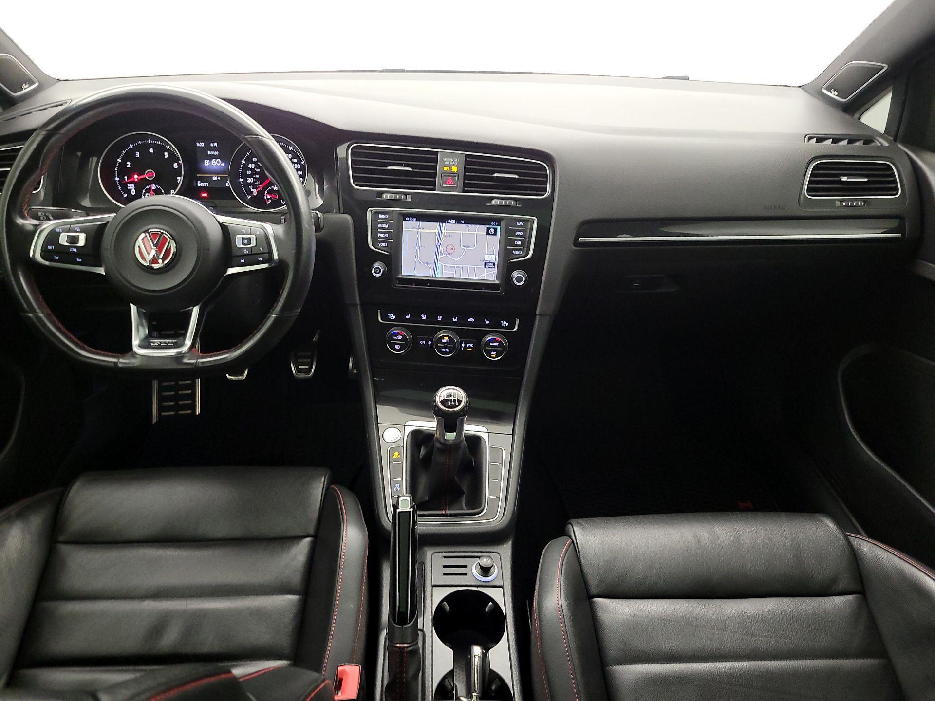 Thumbnail: 2016 Volkswagen Golf - 9