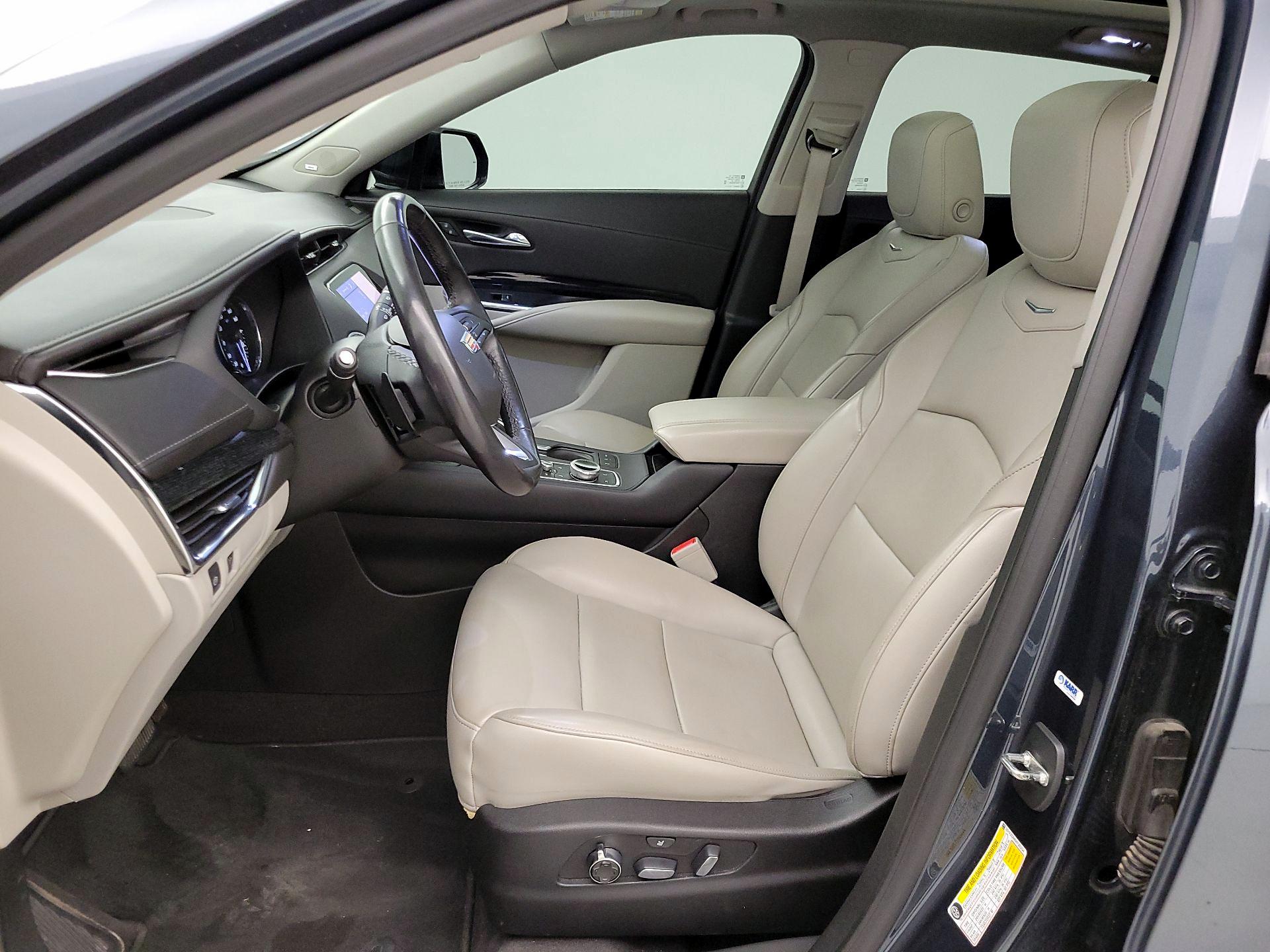 Thumbnail: 2019 Cadillac XT4 - 11