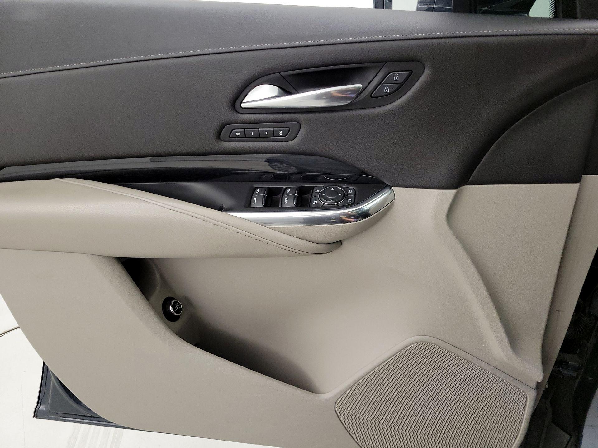 Thumbnail: 2019 Cadillac XT4 - 12