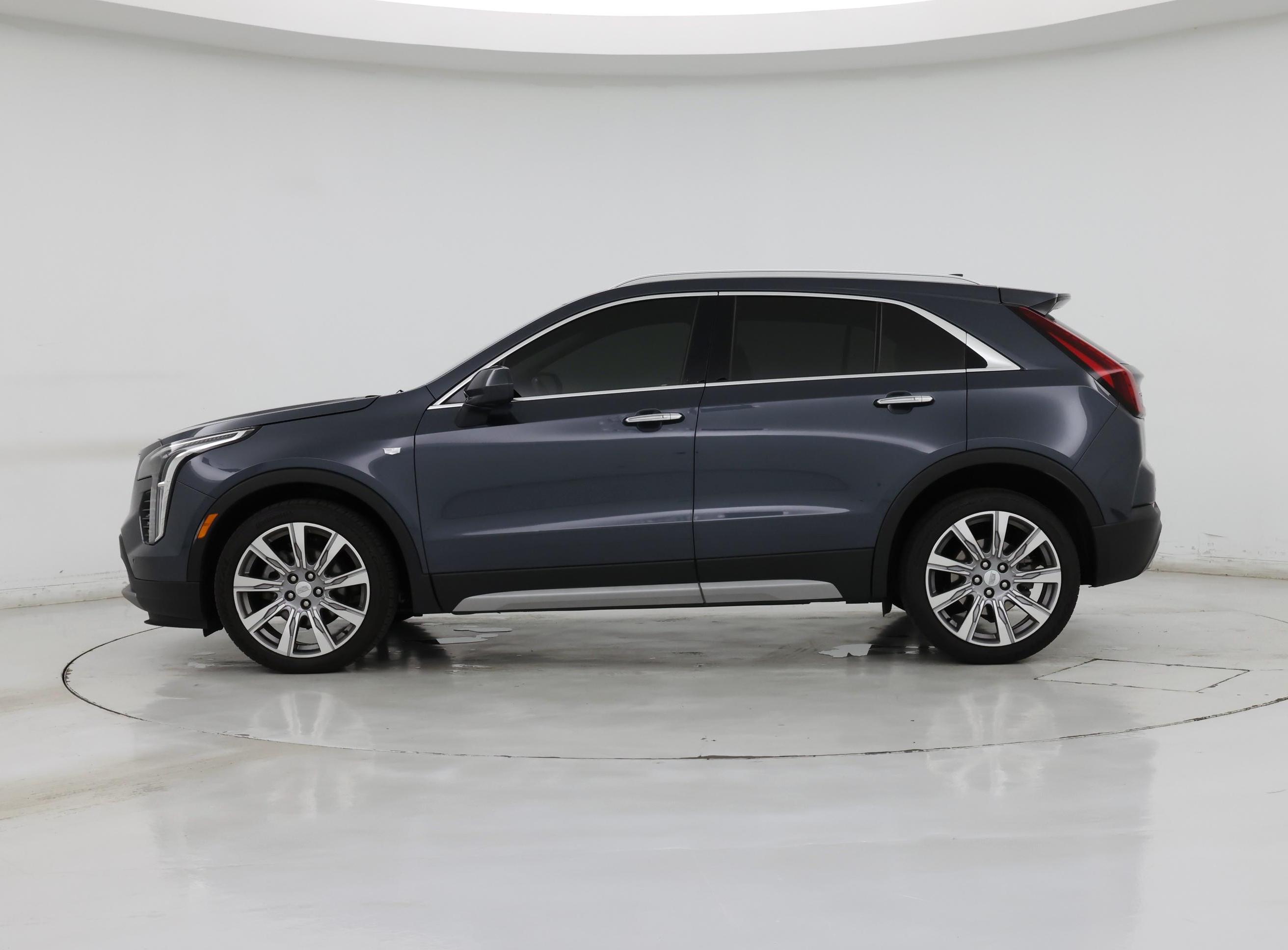 Thumbnail: 2019 Cadillac XT4 - 3