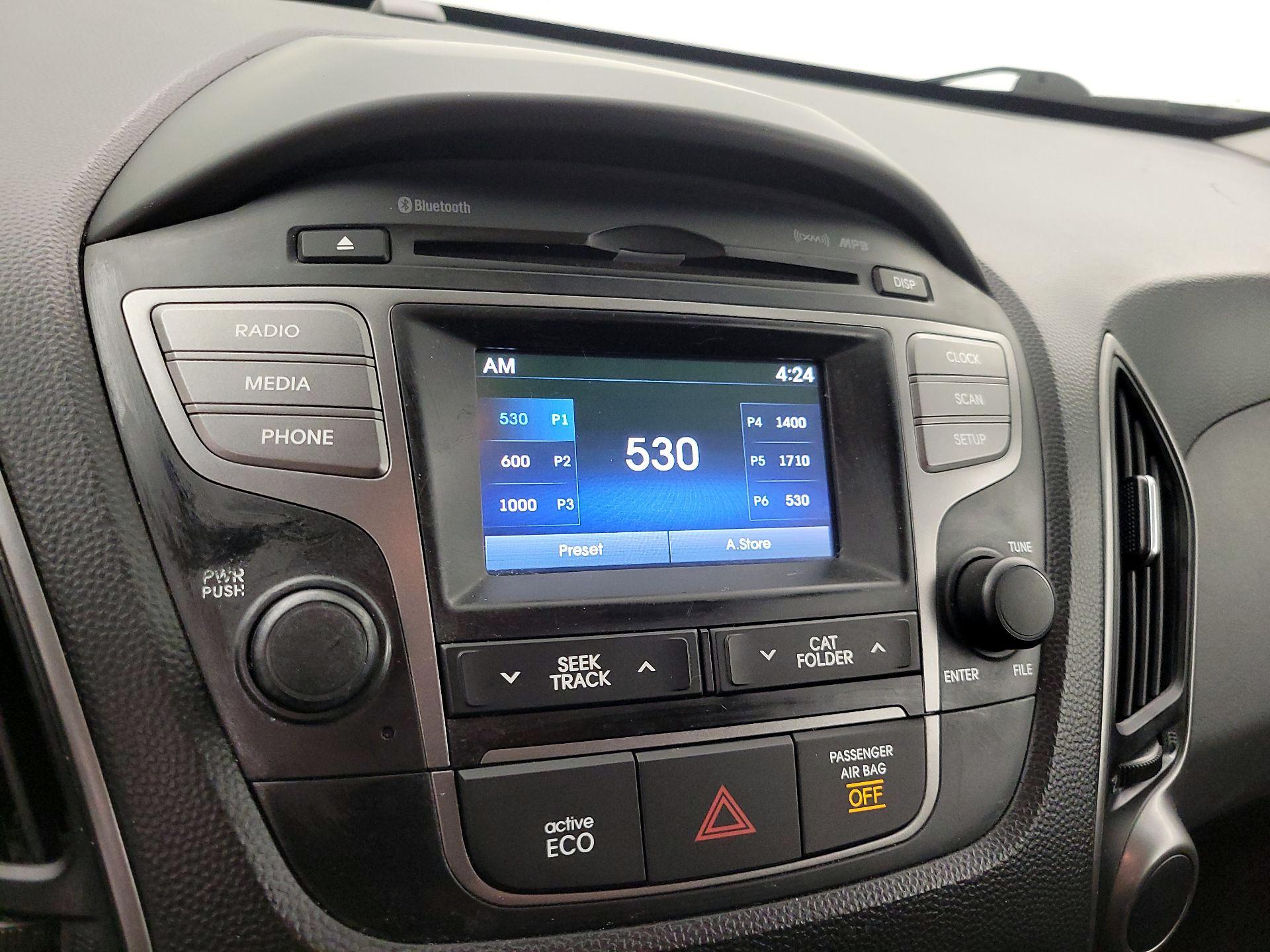Thumbnail: 2015 Hyundai Tucson - 15