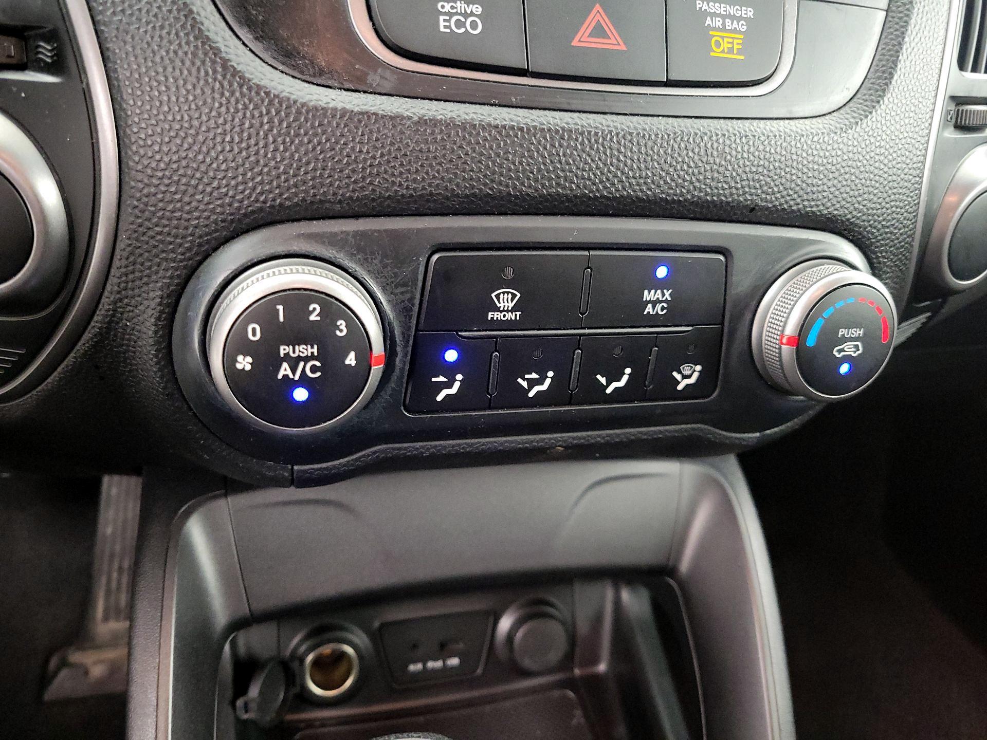 Thumbnail: 2015 Hyundai Tucson - 16