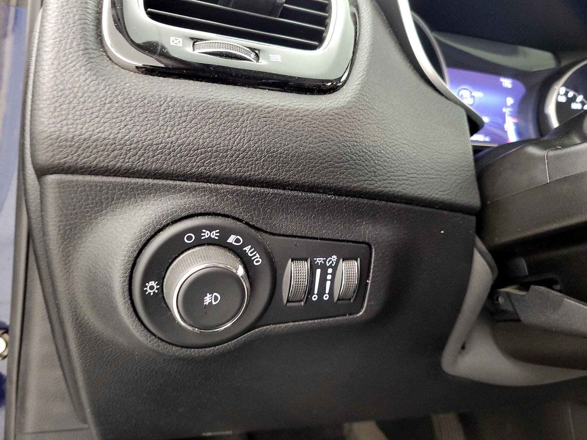 Thumbnail: 2018 Jeep Compass - 13