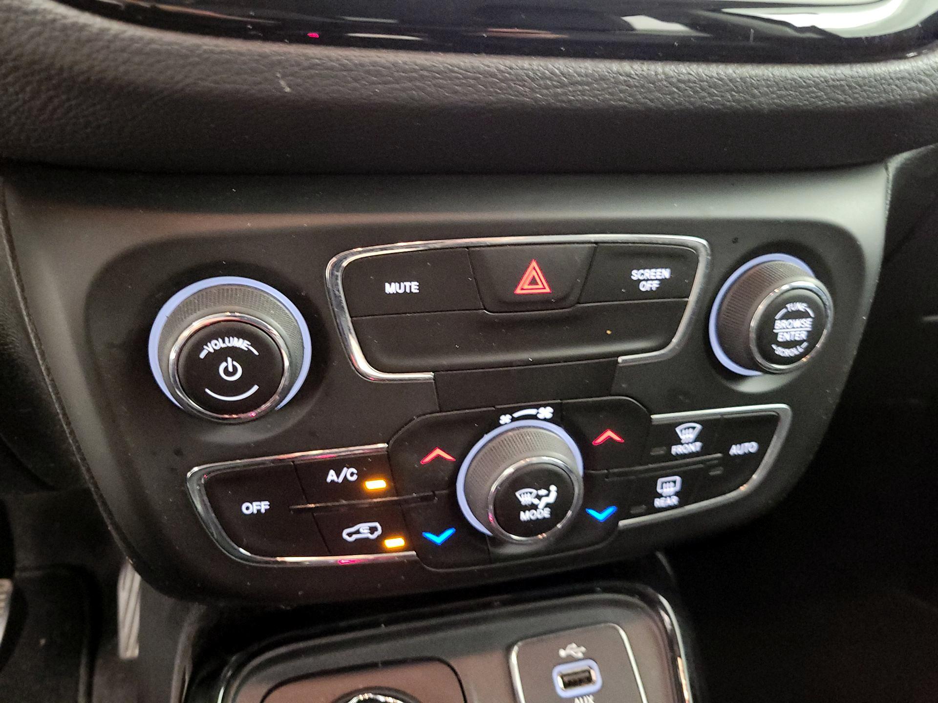 Thumbnail: 2018 Jeep Compass - 17