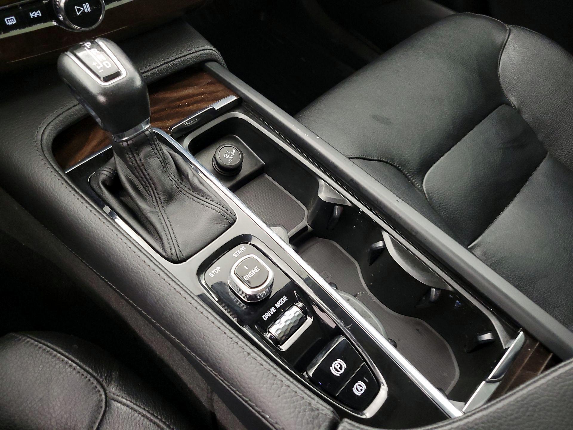 Thumbnail: 2016 Volvo XC90 - 18