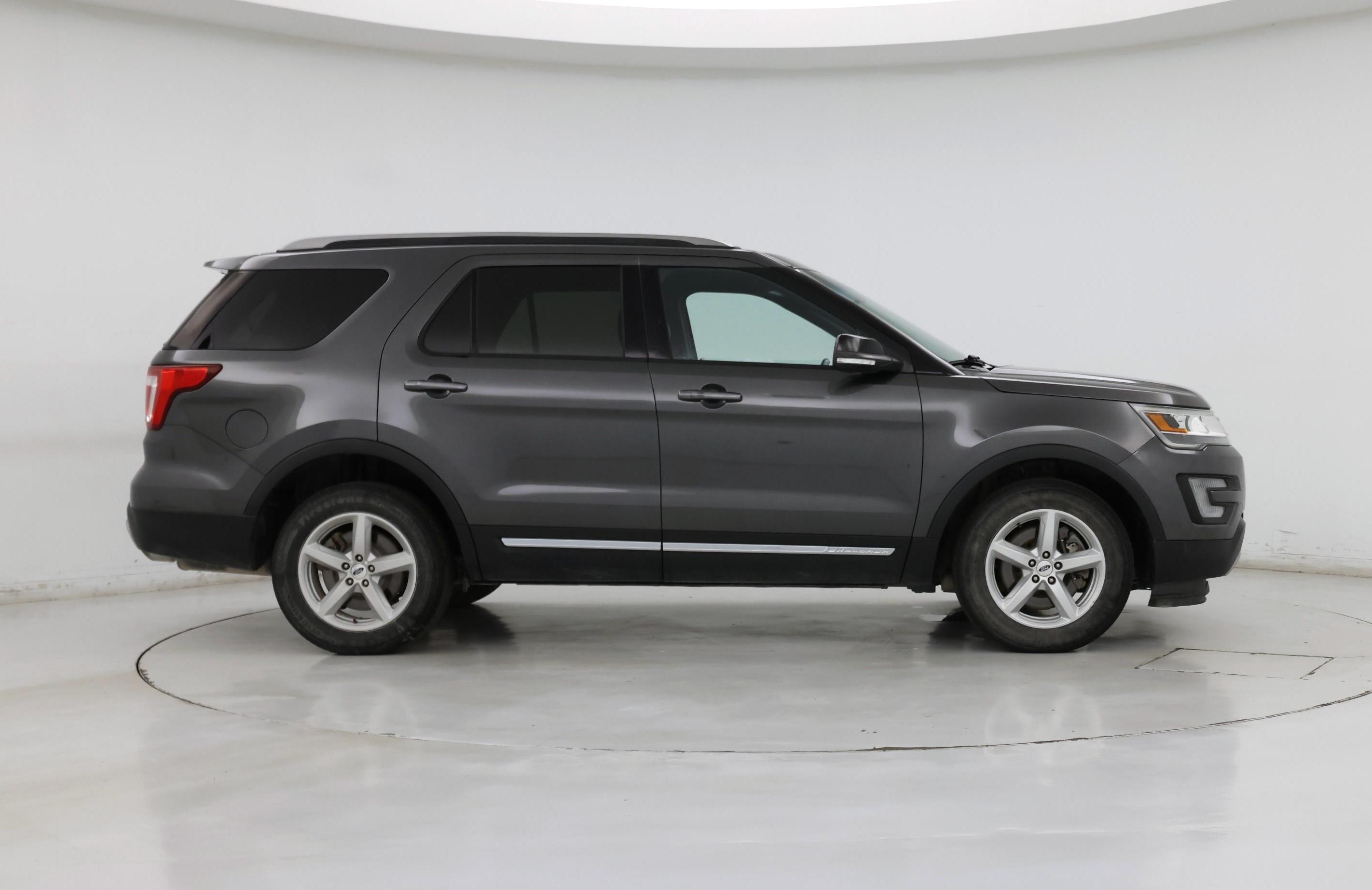 Thumbnail: 2017 Ford Explorer - 7