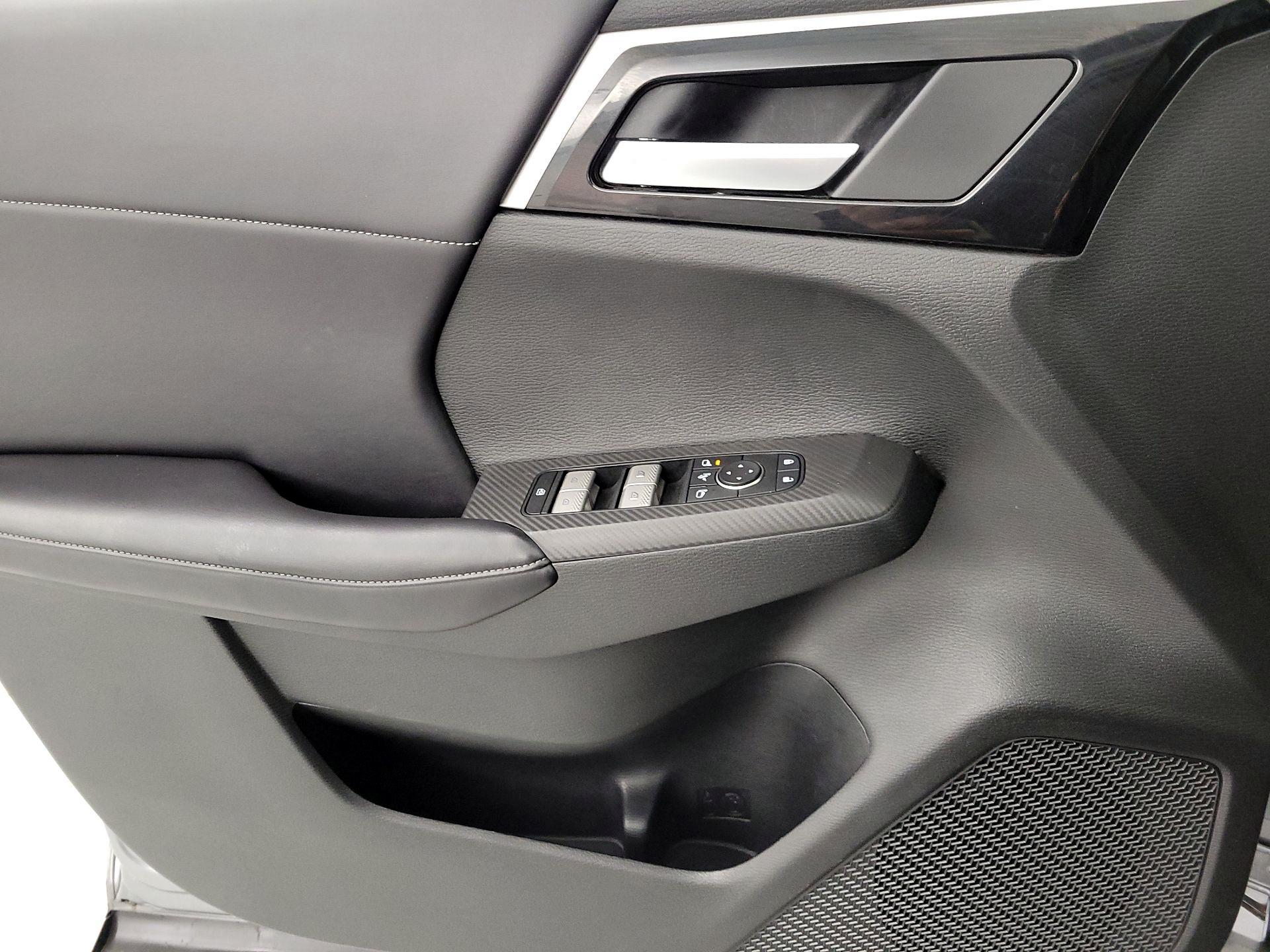 Thumbnail: 2024 Mitsubishi Outlander - 12
