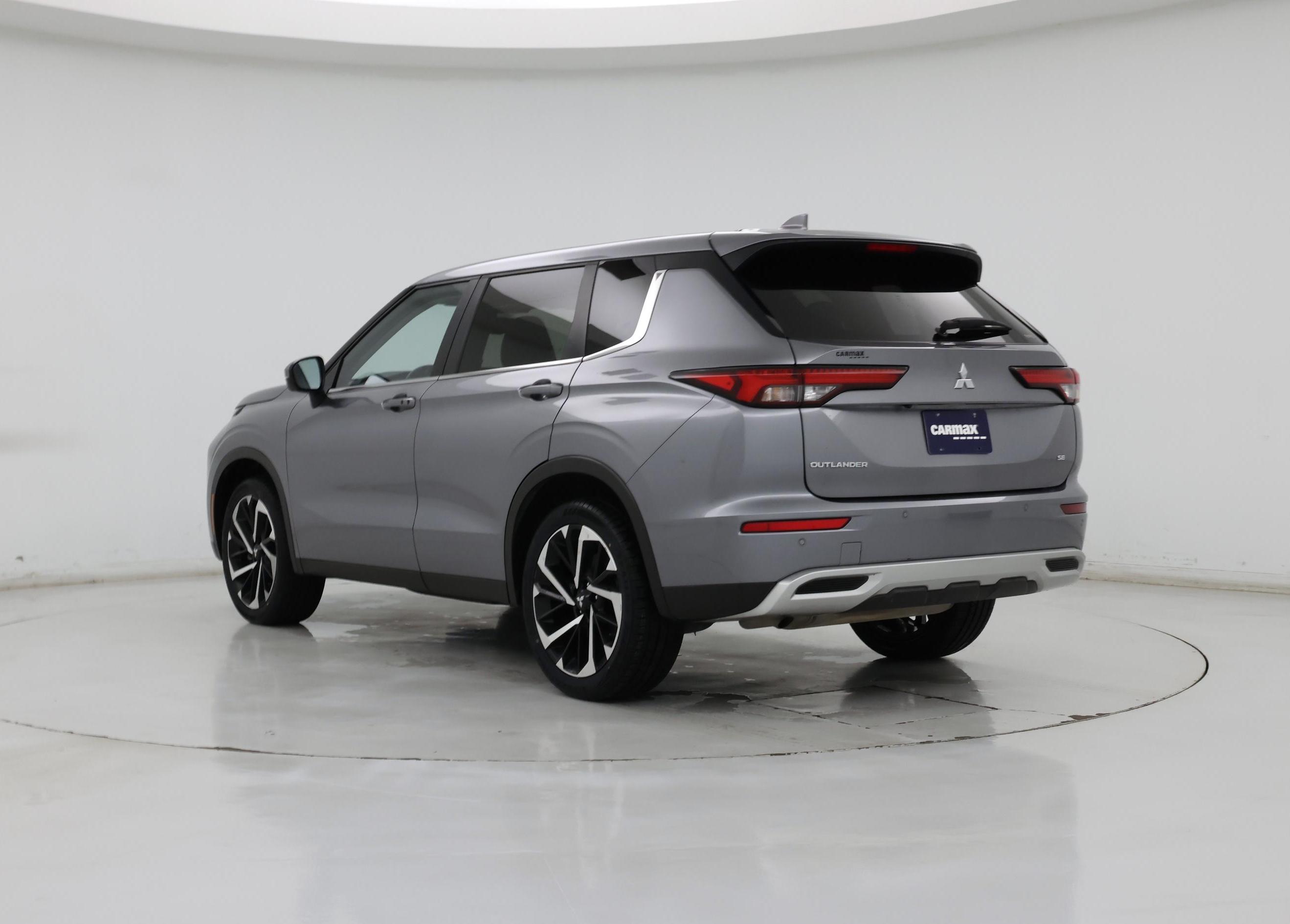 Thumbnail: 2024 Mitsubishi Outlander - 2