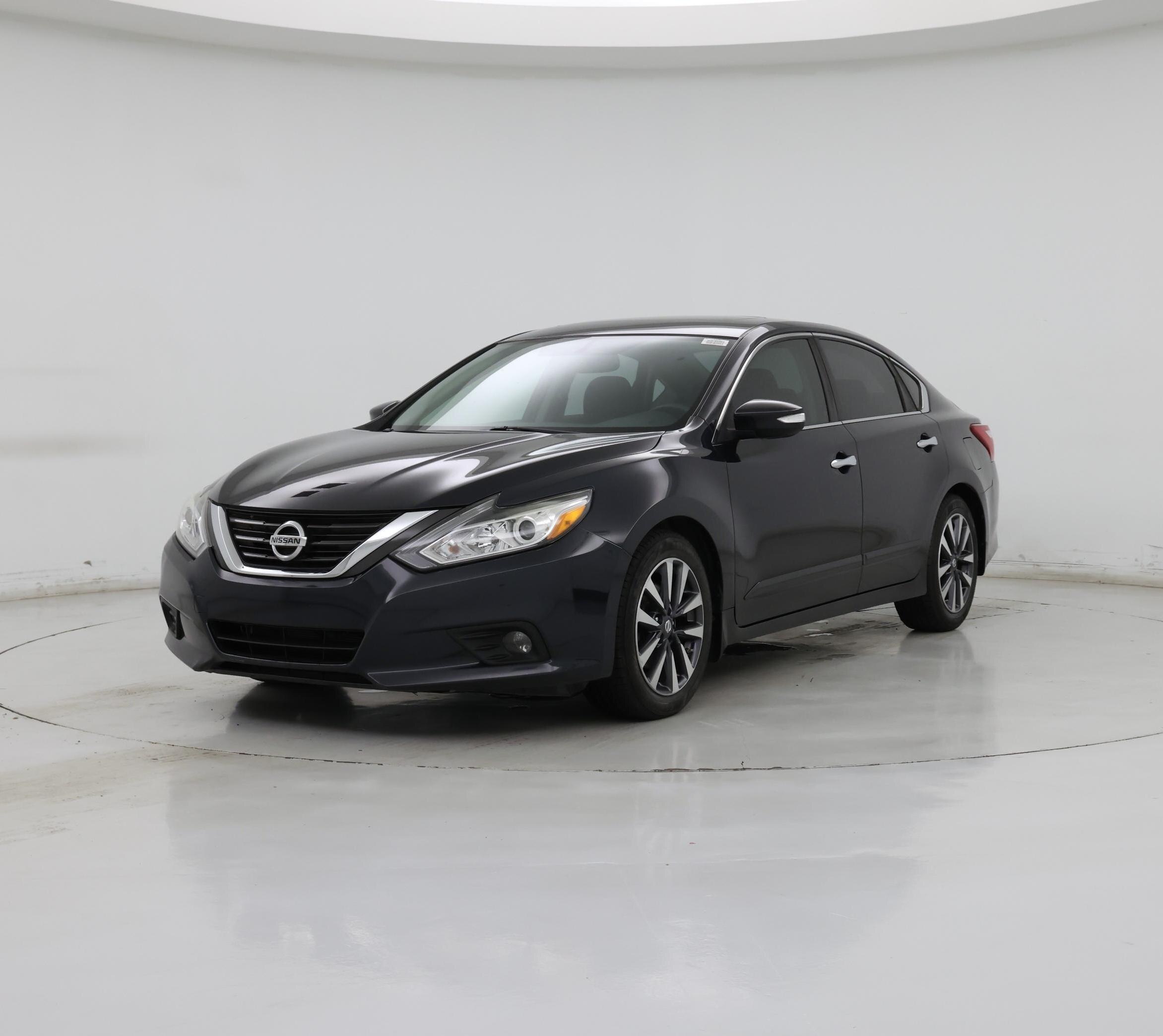 Thumbnail: 2017 Nissan Altima - 4