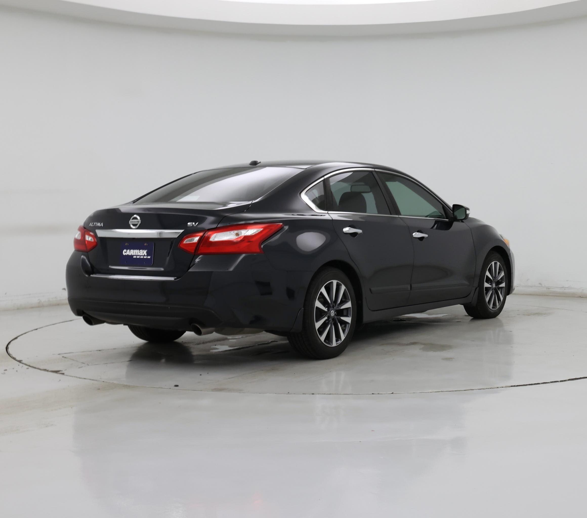 Thumbnail: 2017 Nissan Altima - 8