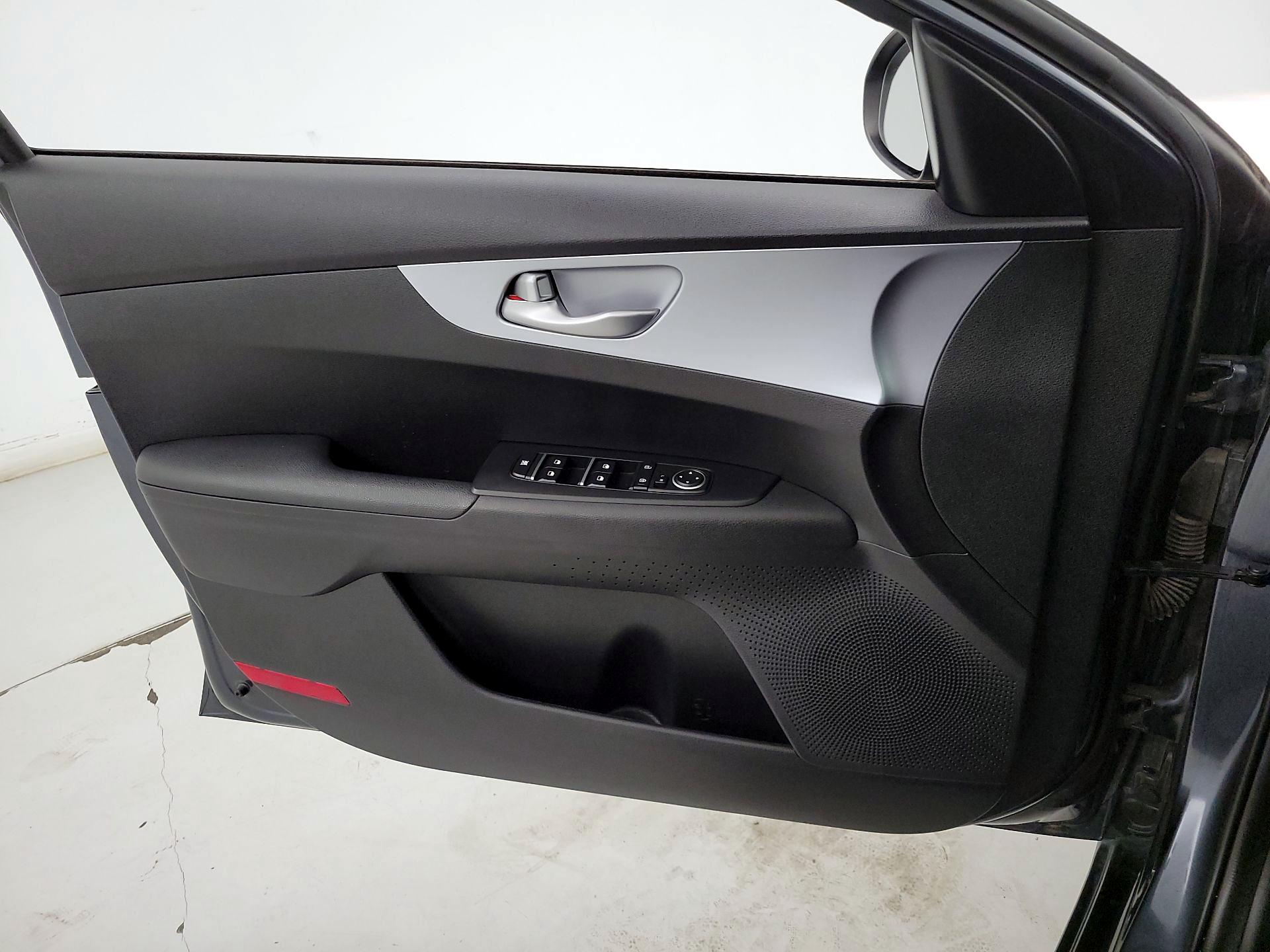 Thumbnail: 2023 Kia Forte - 12