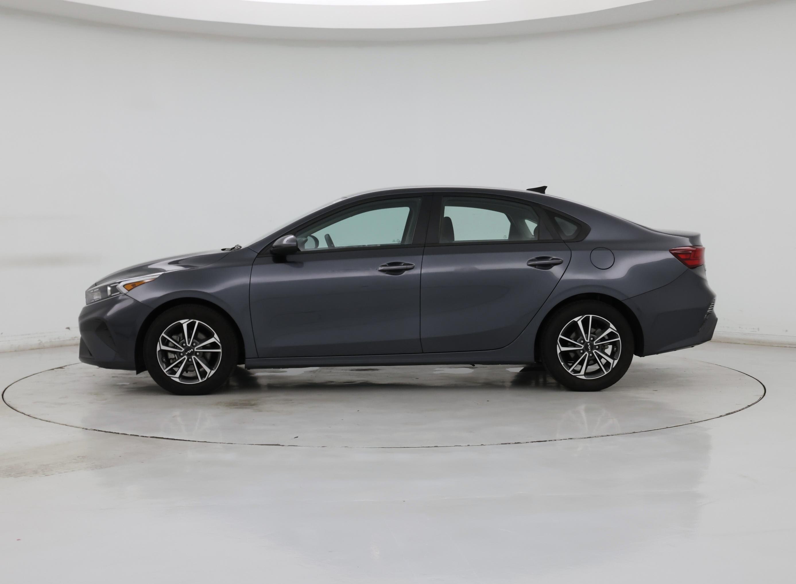 Thumbnail: 2023 Kia Forte - 3