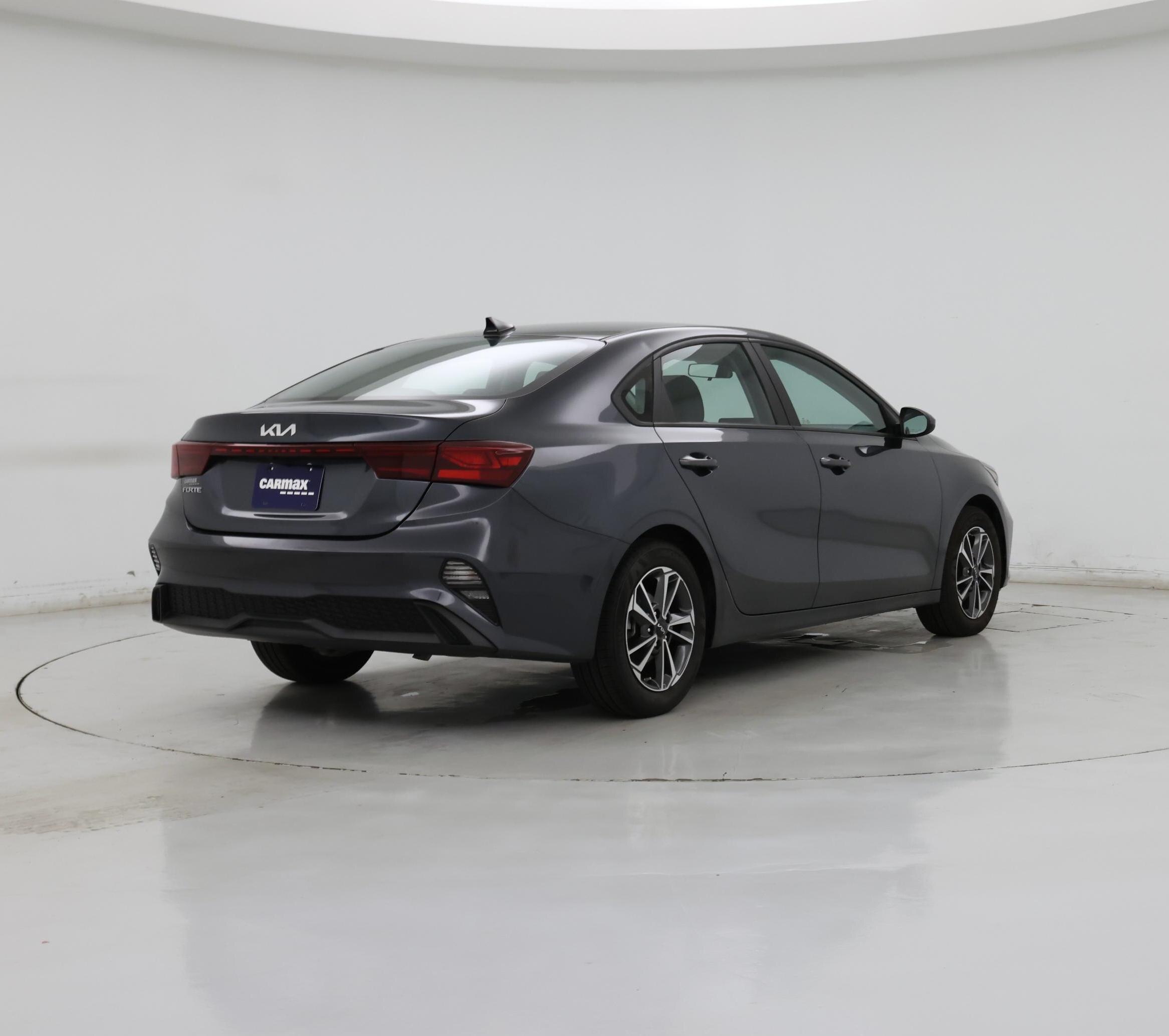 Thumbnail: 2023 Kia Forte - 8