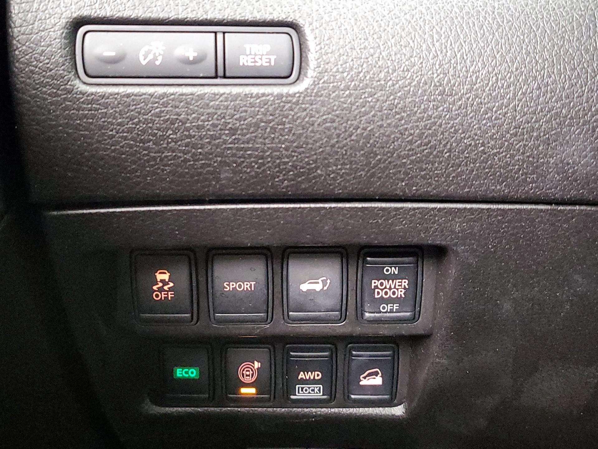 Thumbnail: 2015 Nissan Rogue - 13