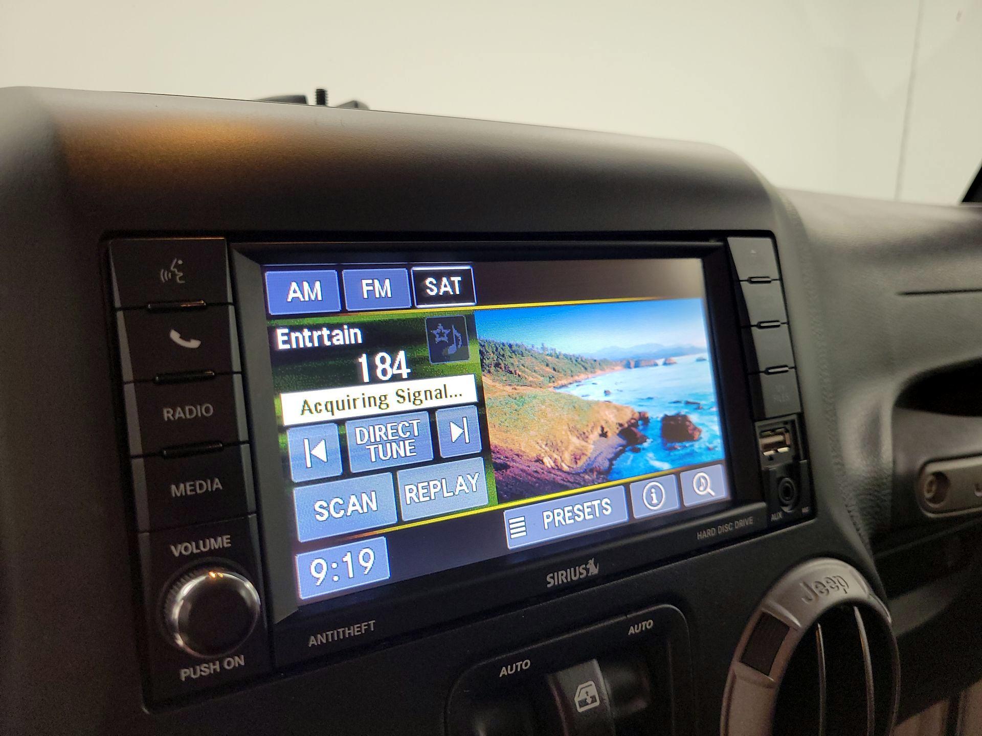 Thumbnail: 2017 Jeep Wrangler - 14