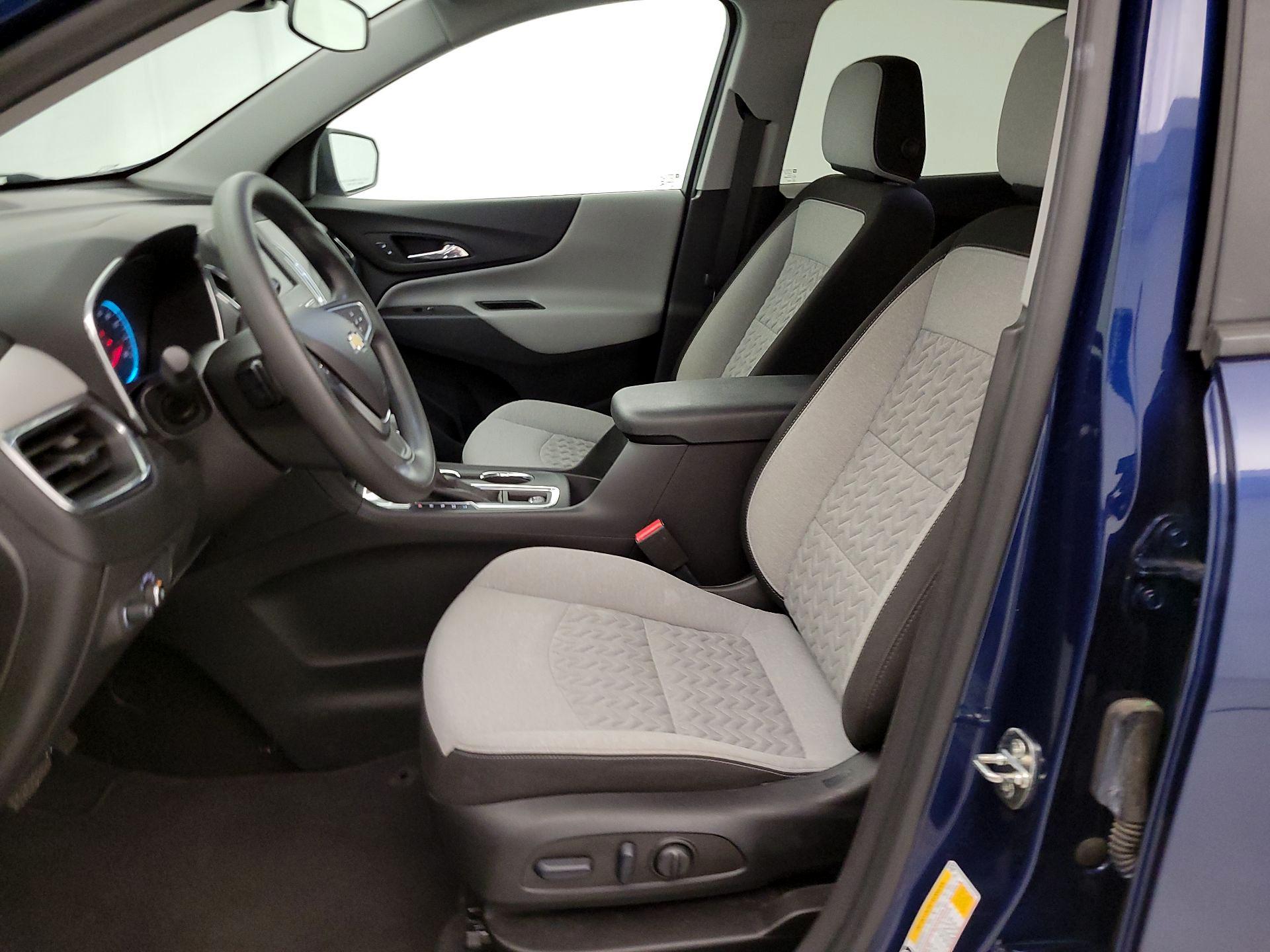 Thumbnail: 2022 Chevrolet Equinox - 11