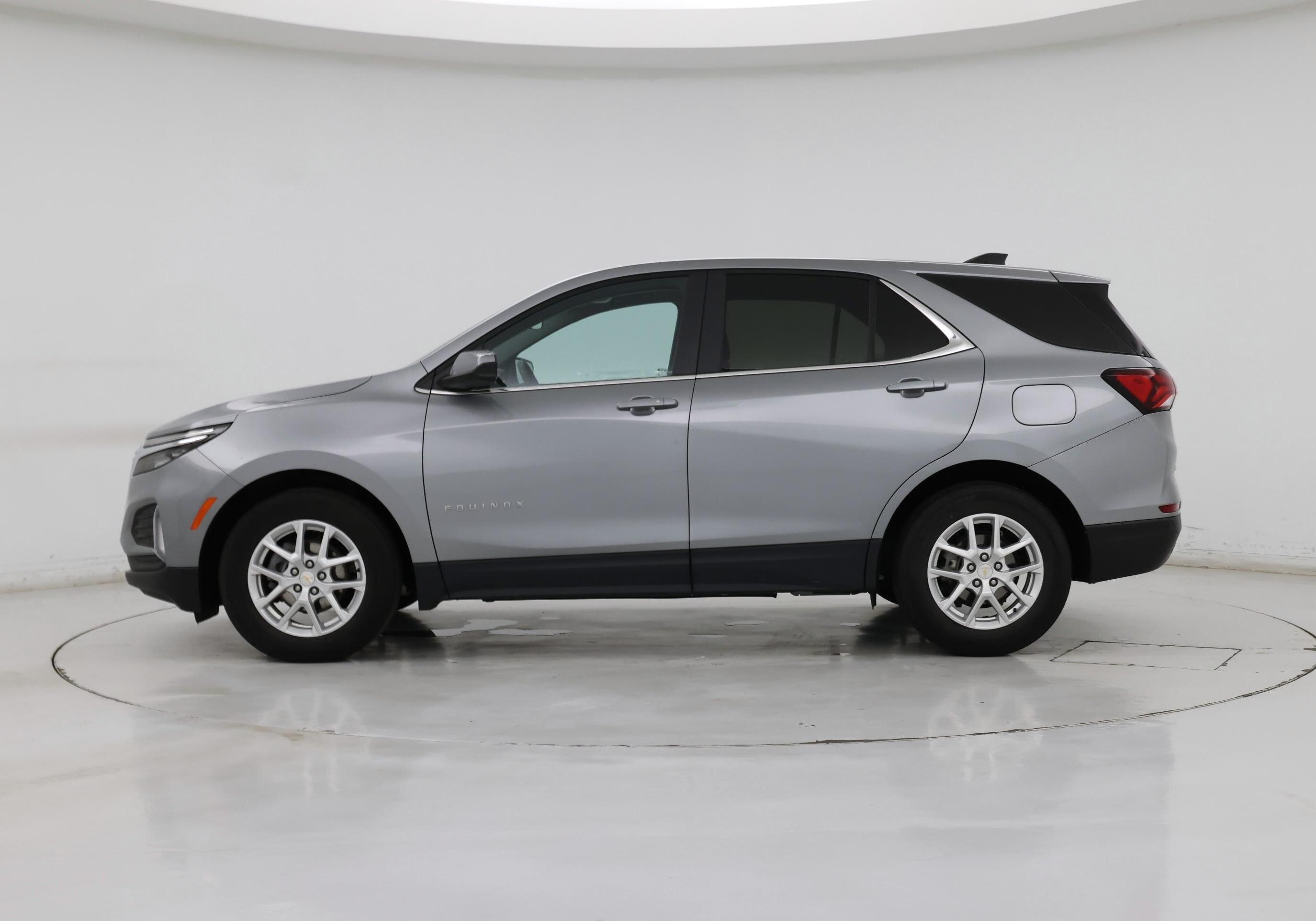 Thumbnail: 2023 Chevrolet Equinox - 3