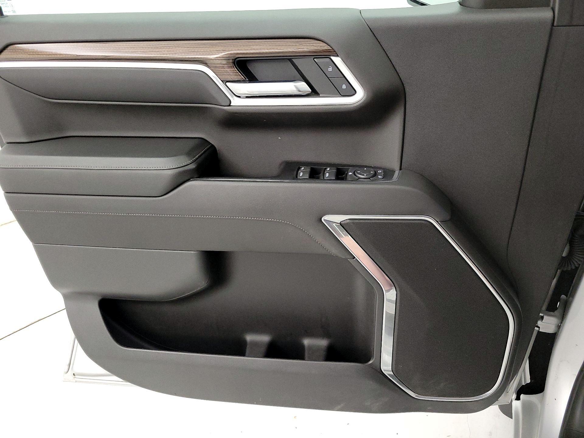 Thumbnail: 2022 Chevrolet Silverado 1500 - 12