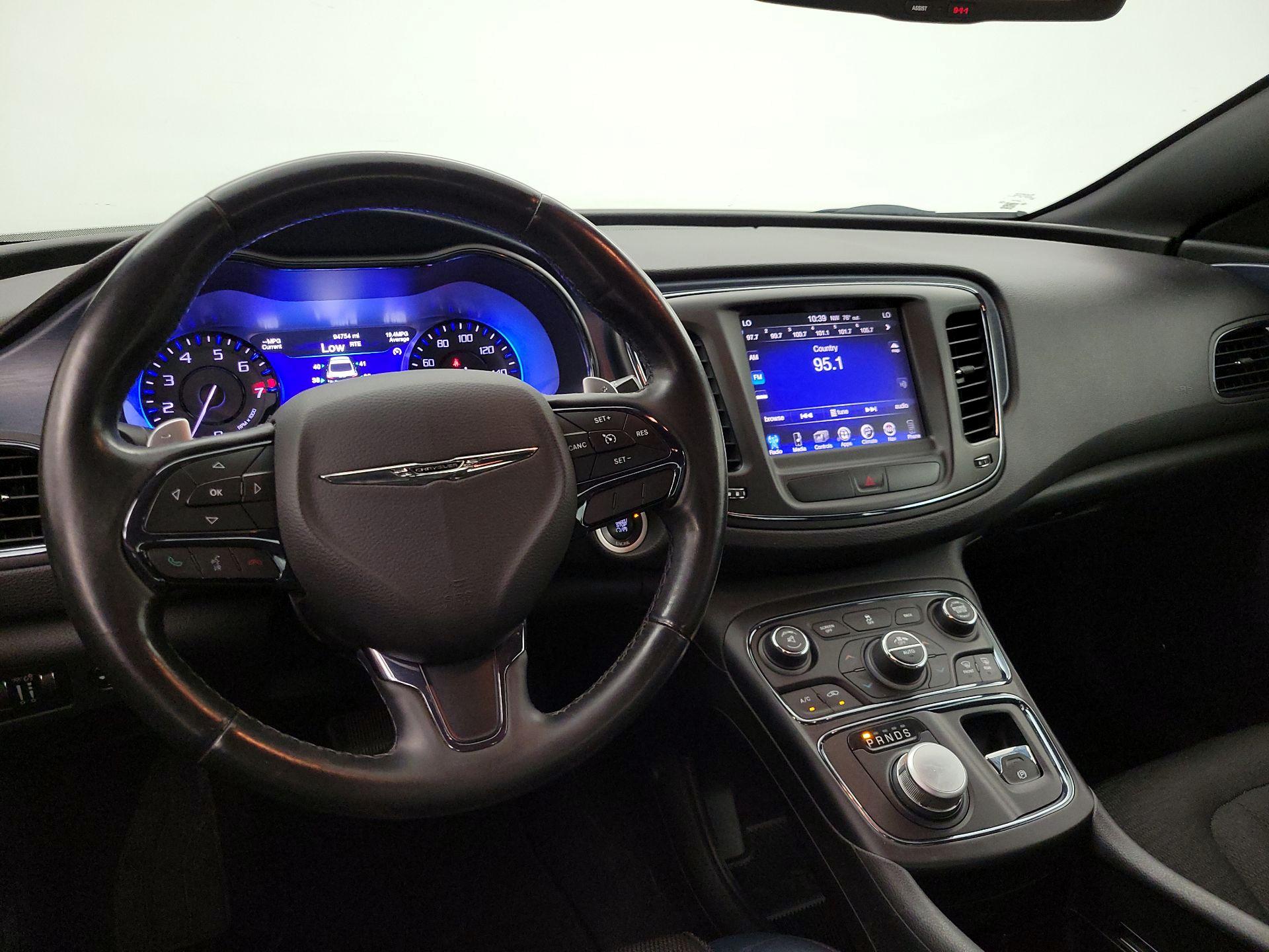 Thumbnail: 2015 Chrysler 200 - 9