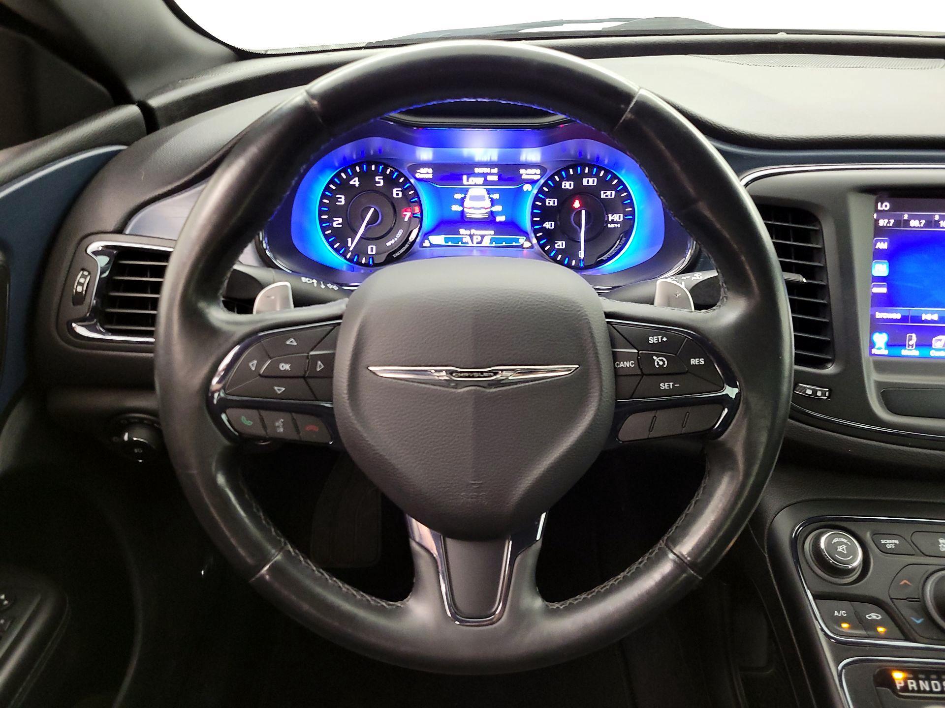 Thumbnail: 2015 Chrysler 200 - 10