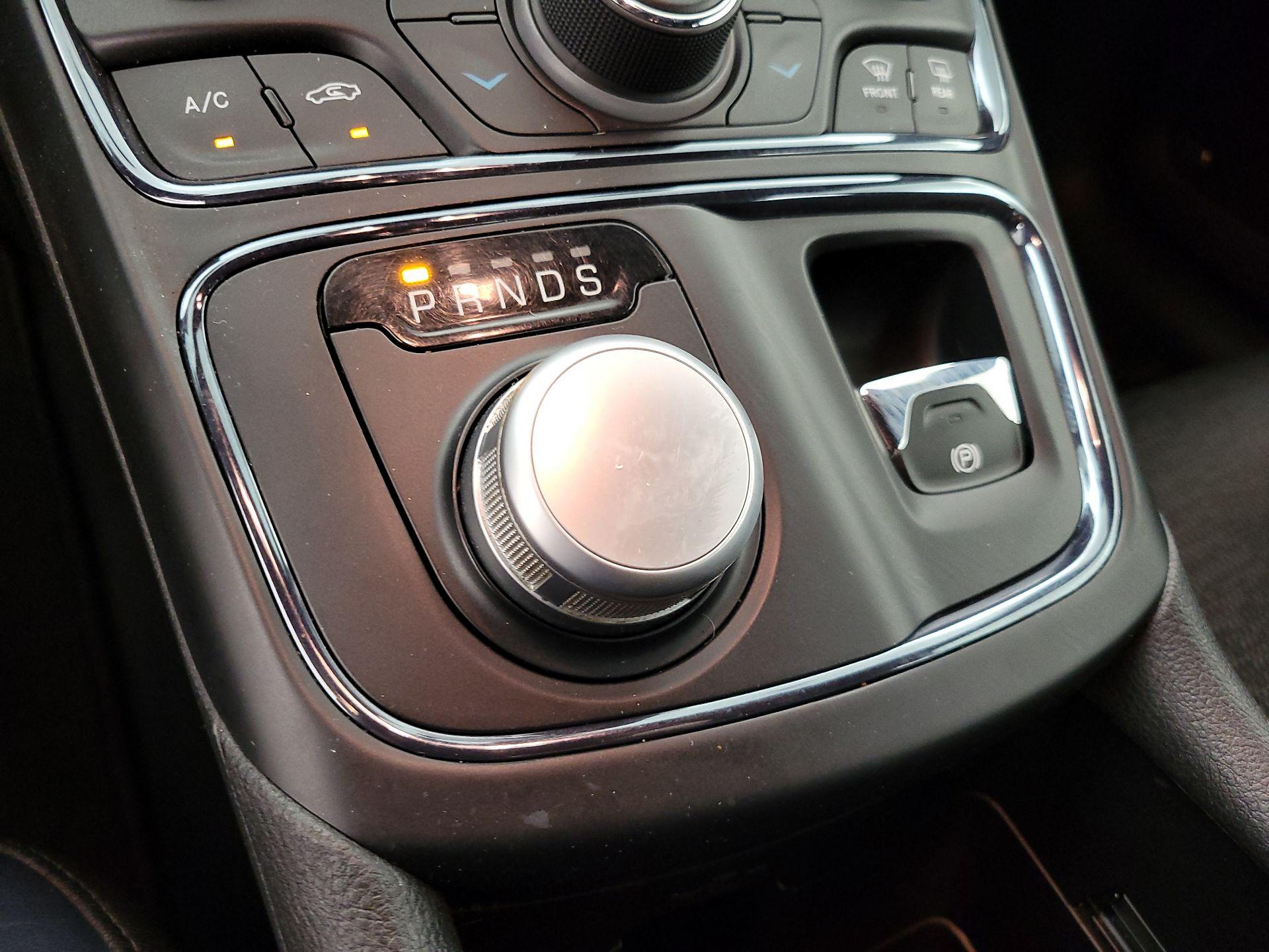 Thumbnail: 2015 Chrysler 200 - 18