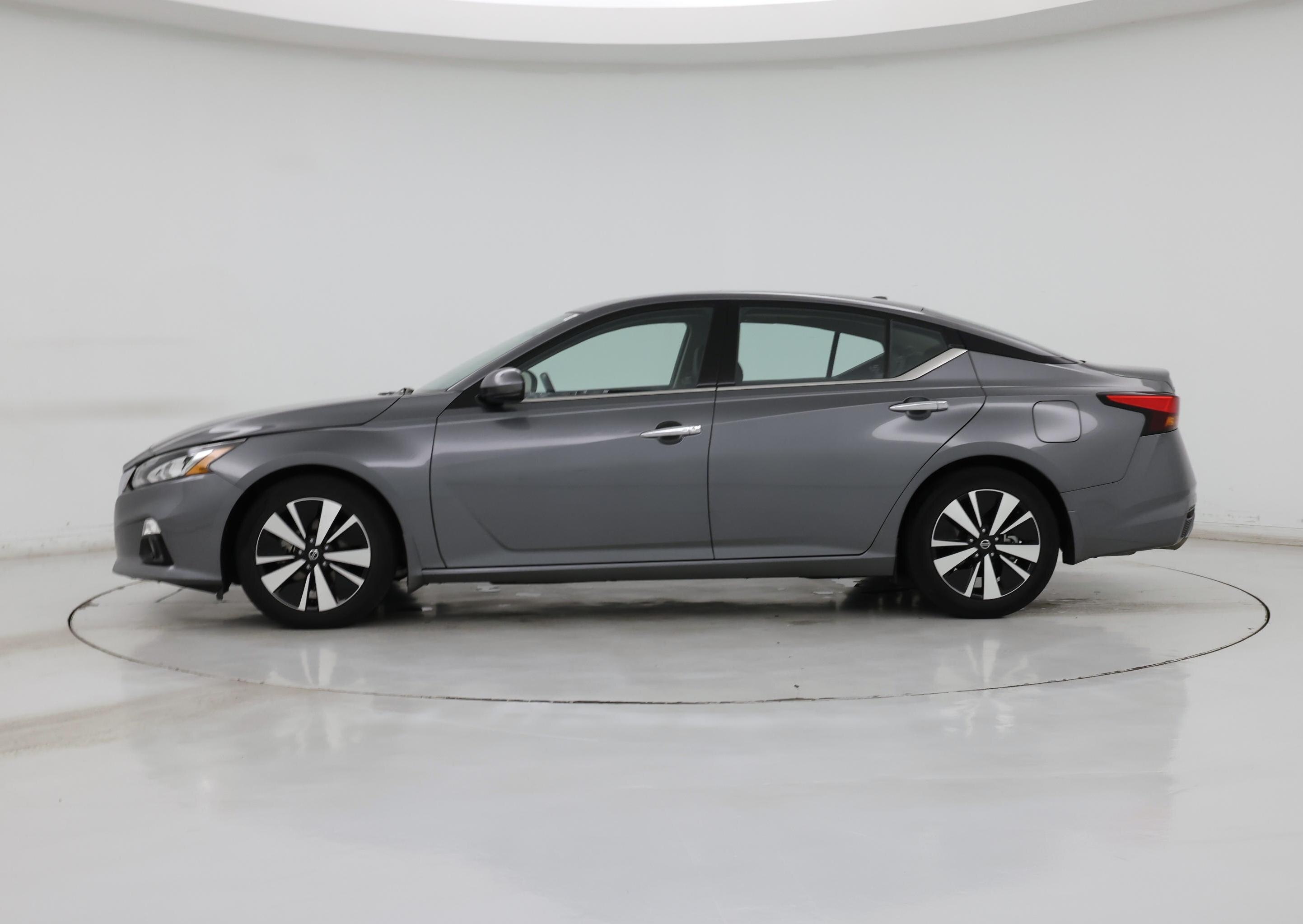 Thumbnail: 2022 Nissan Altima - 3
