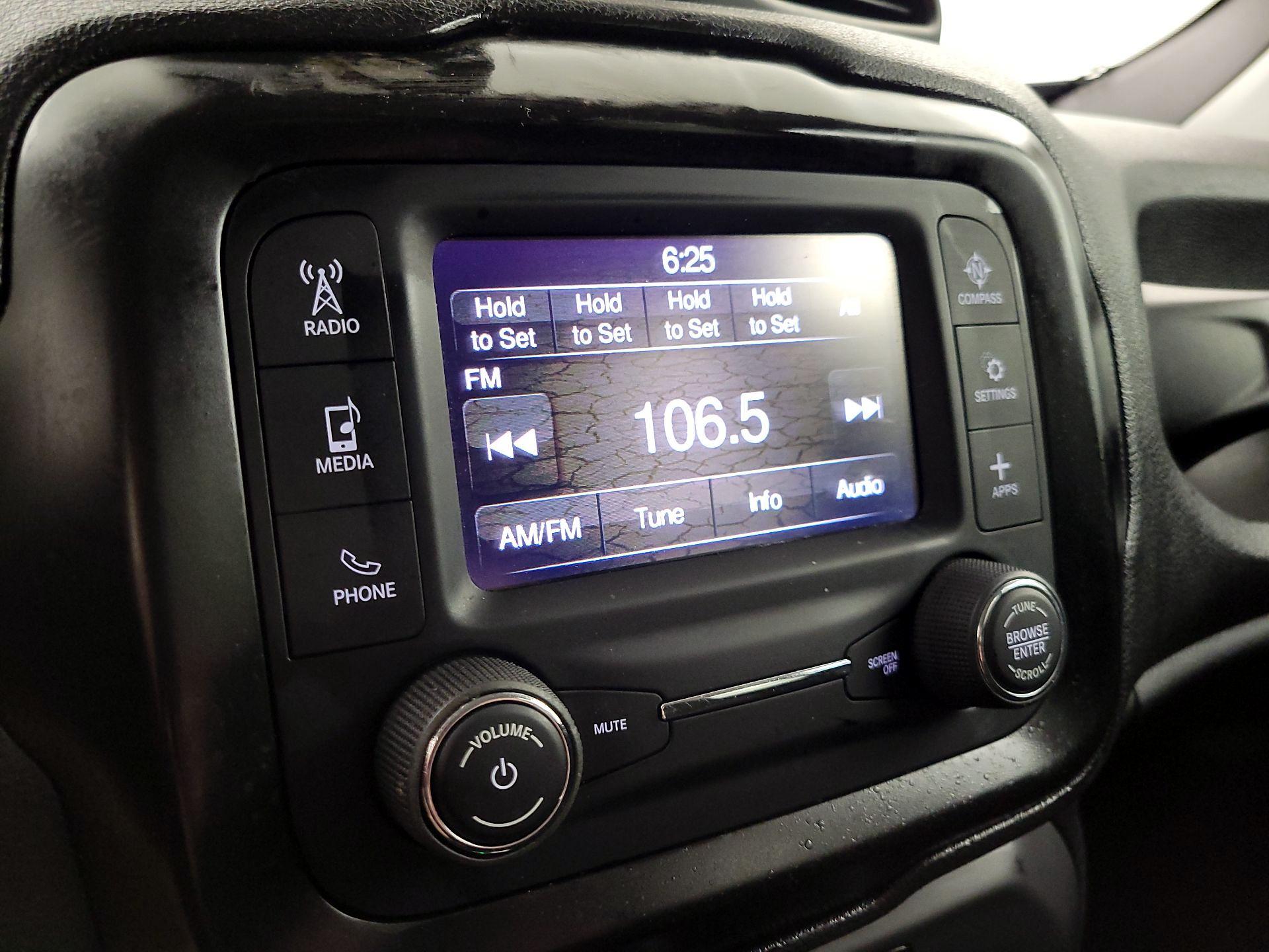 Thumbnail: 2019 Jeep Renegade - 15
