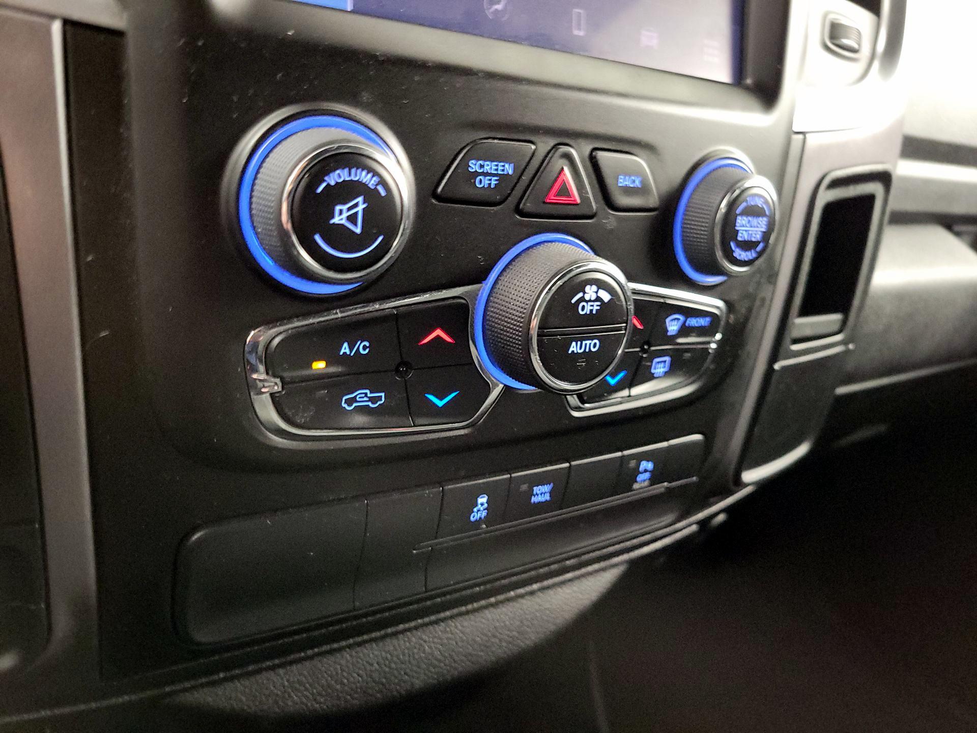 Thumbnail: 2022 RAM 1500 Classic - 16