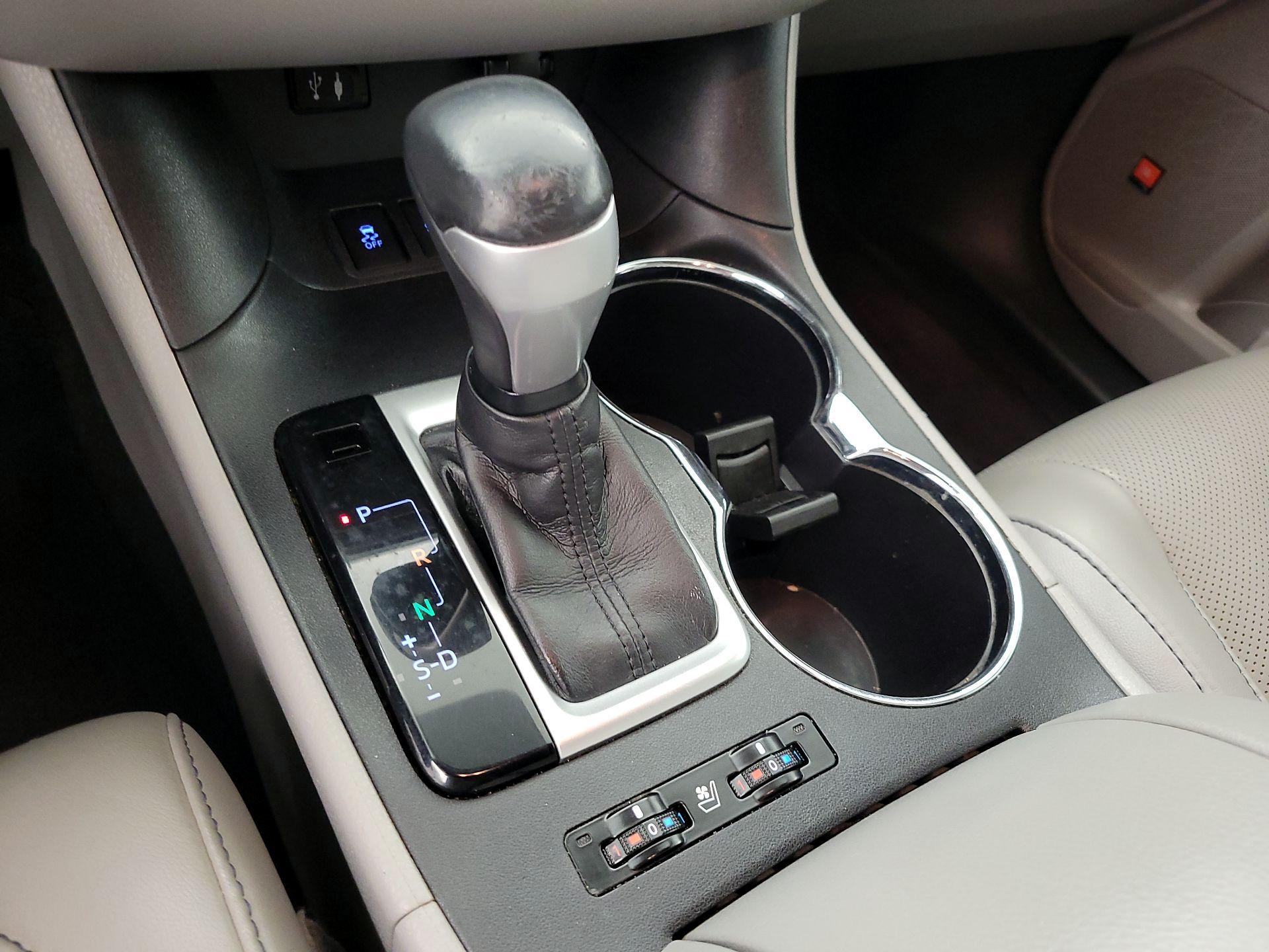 Thumbnail: 2015 Toyota Highlander - 18