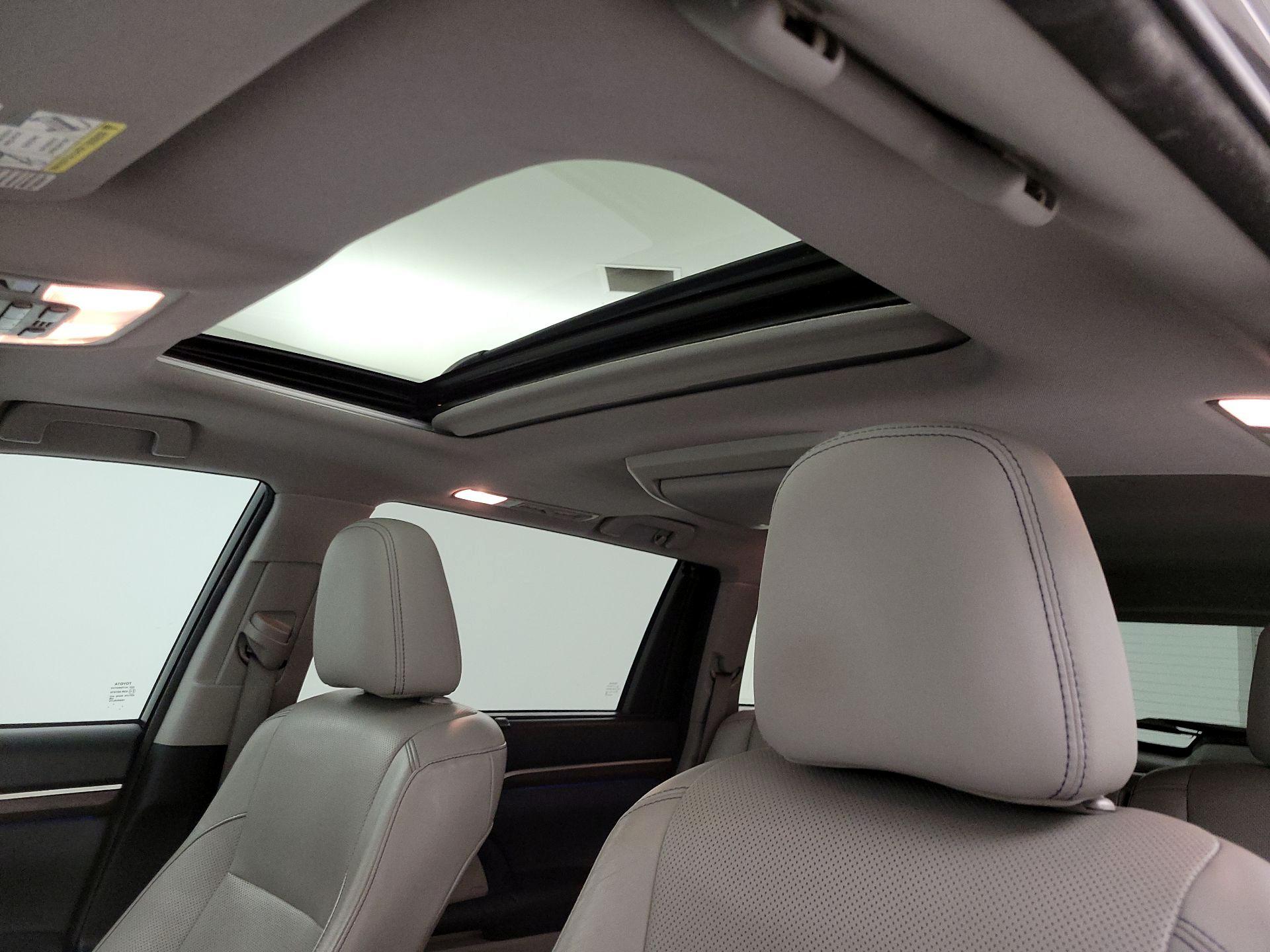 Thumbnail: 2015 Toyota Highlander - 20