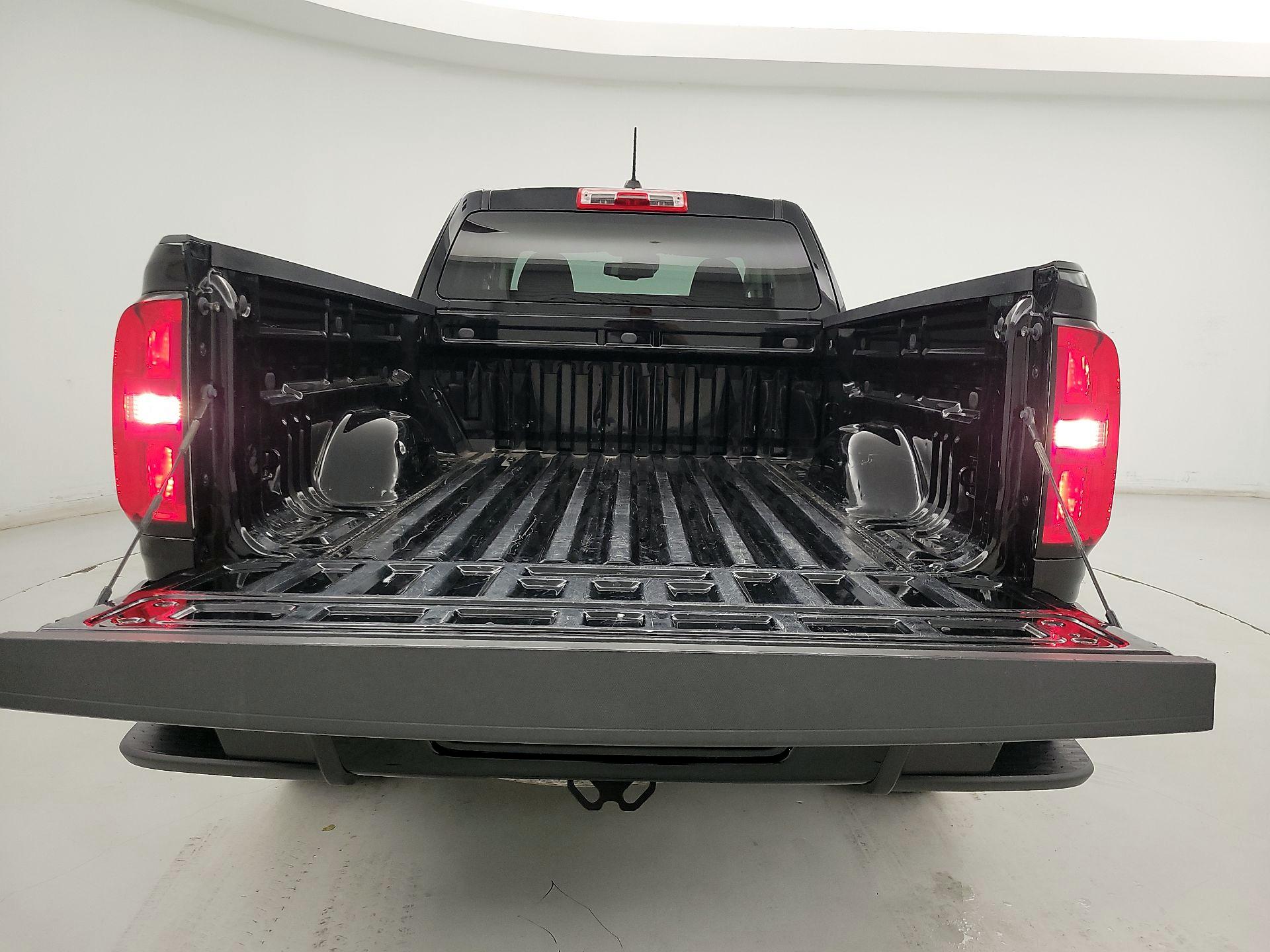 Thumbnail: 2022 Chevrolet Colorado - 20