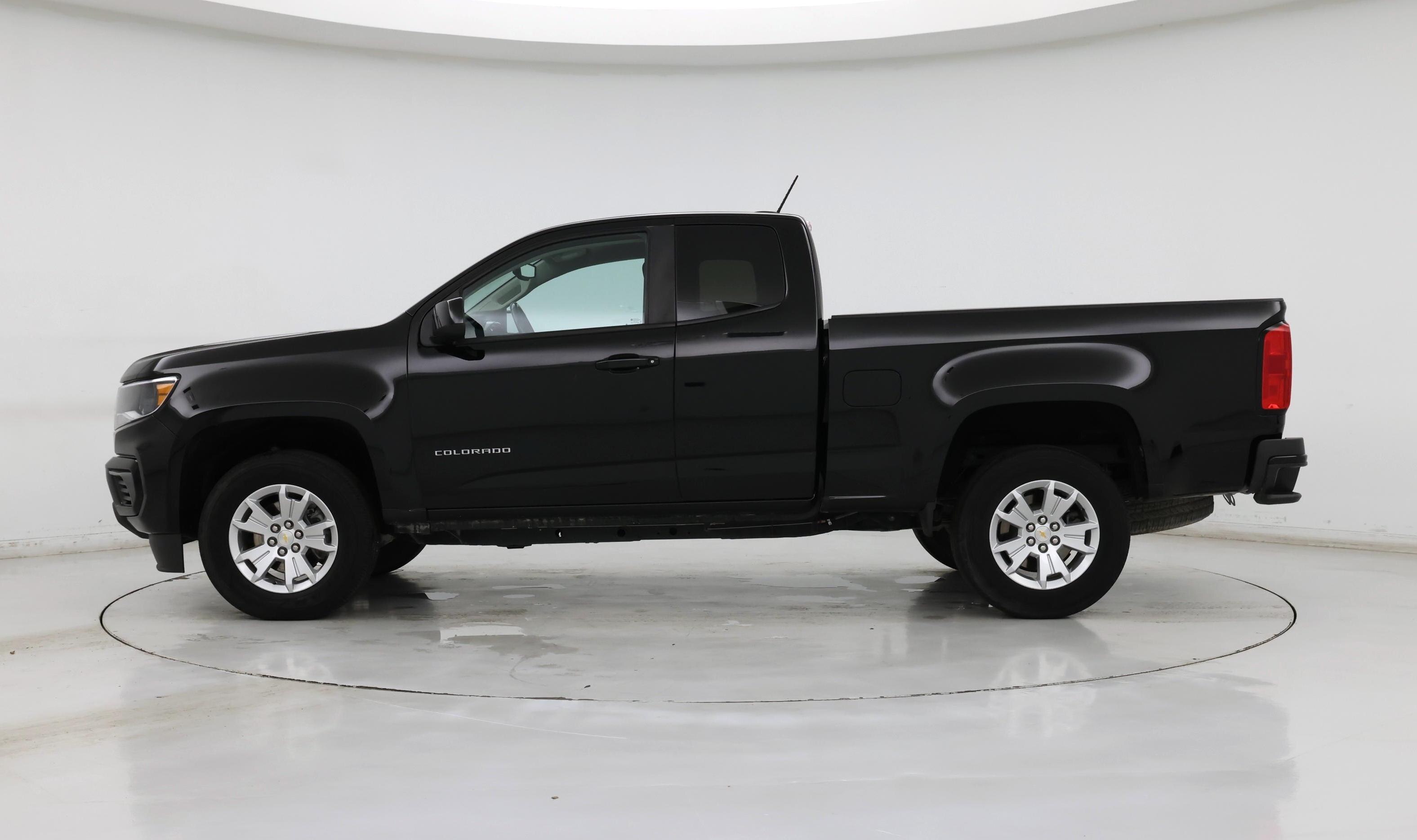 Thumbnail: 2022 Chevrolet Colorado - 3