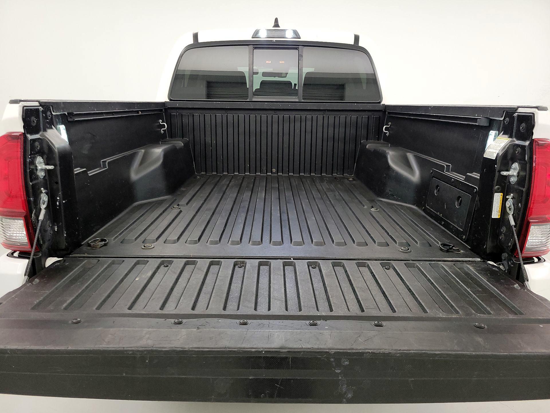 Thumbnail: 2021 Toyota Tacoma - 20