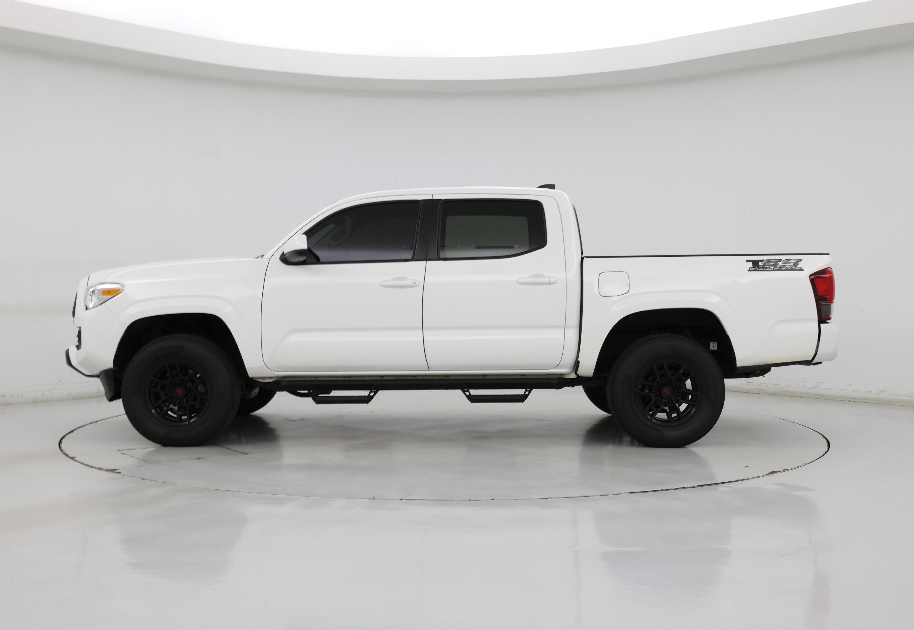 Thumbnail: 2021 Toyota Tacoma - 3